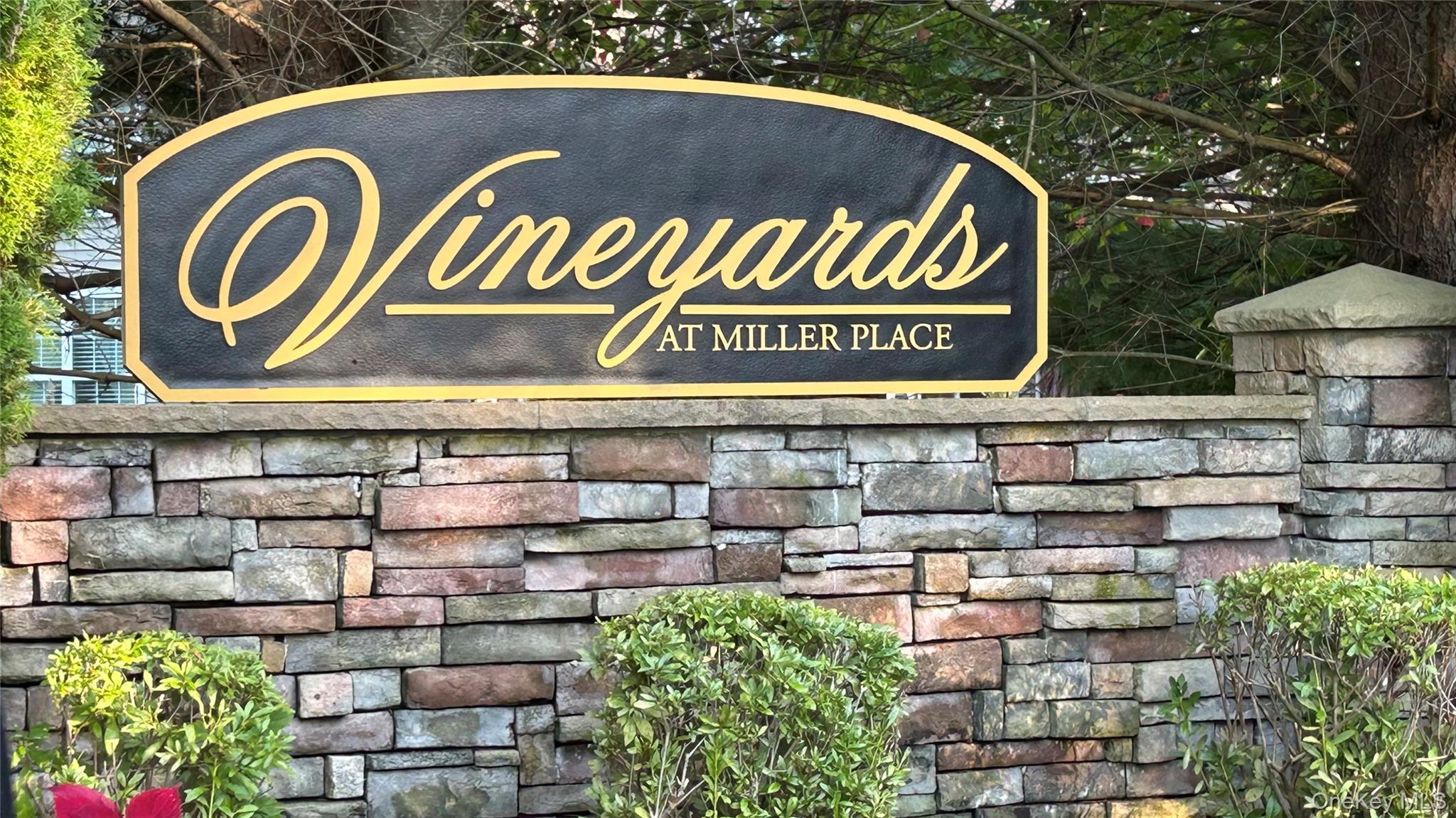 #1 photo, 37 Halley Lane, サフォーク郡 Miller Place , NY 11764