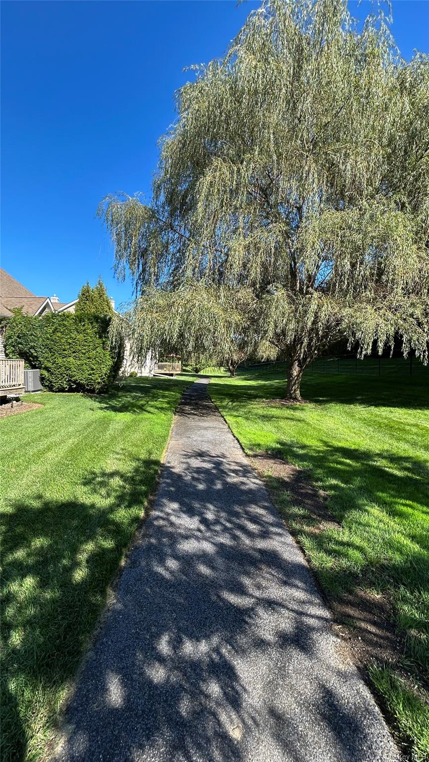 #12 photo, 37 Halley Lane, サフォーク郡 Miller Place , NY 11764