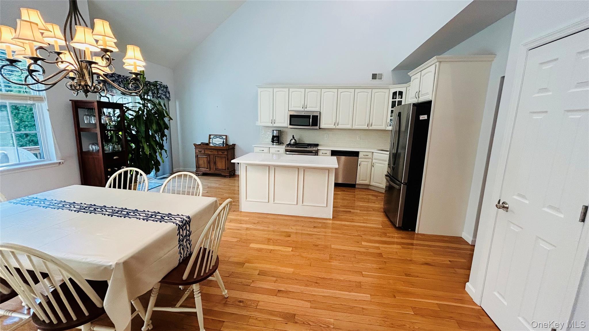 #14 photo, 37 Halley Lane, サフォーク郡 Miller Place , NY 11764