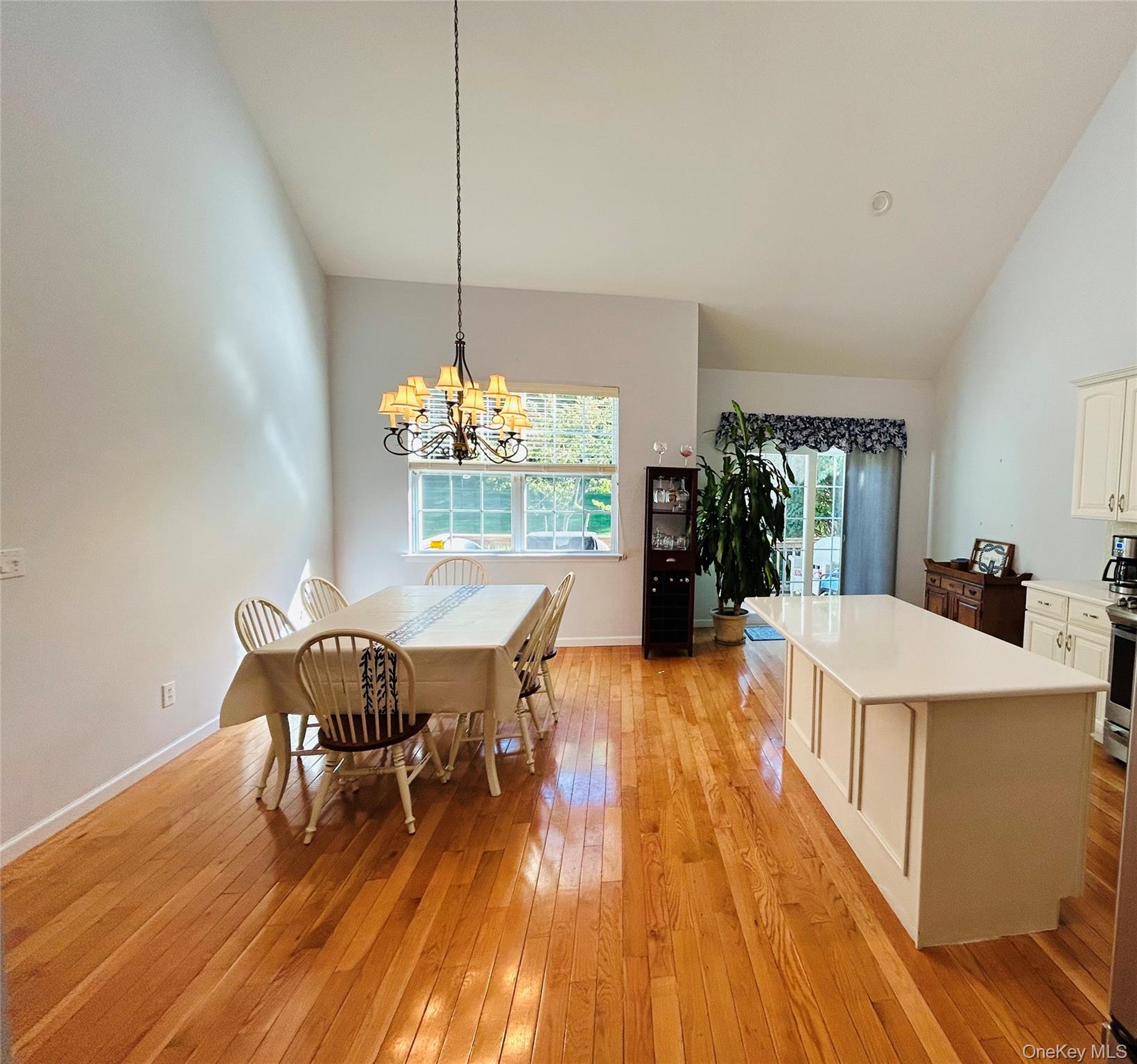 #15 photo, 37 Halley Lane, サフォーク郡 Miller Place , NY 11764