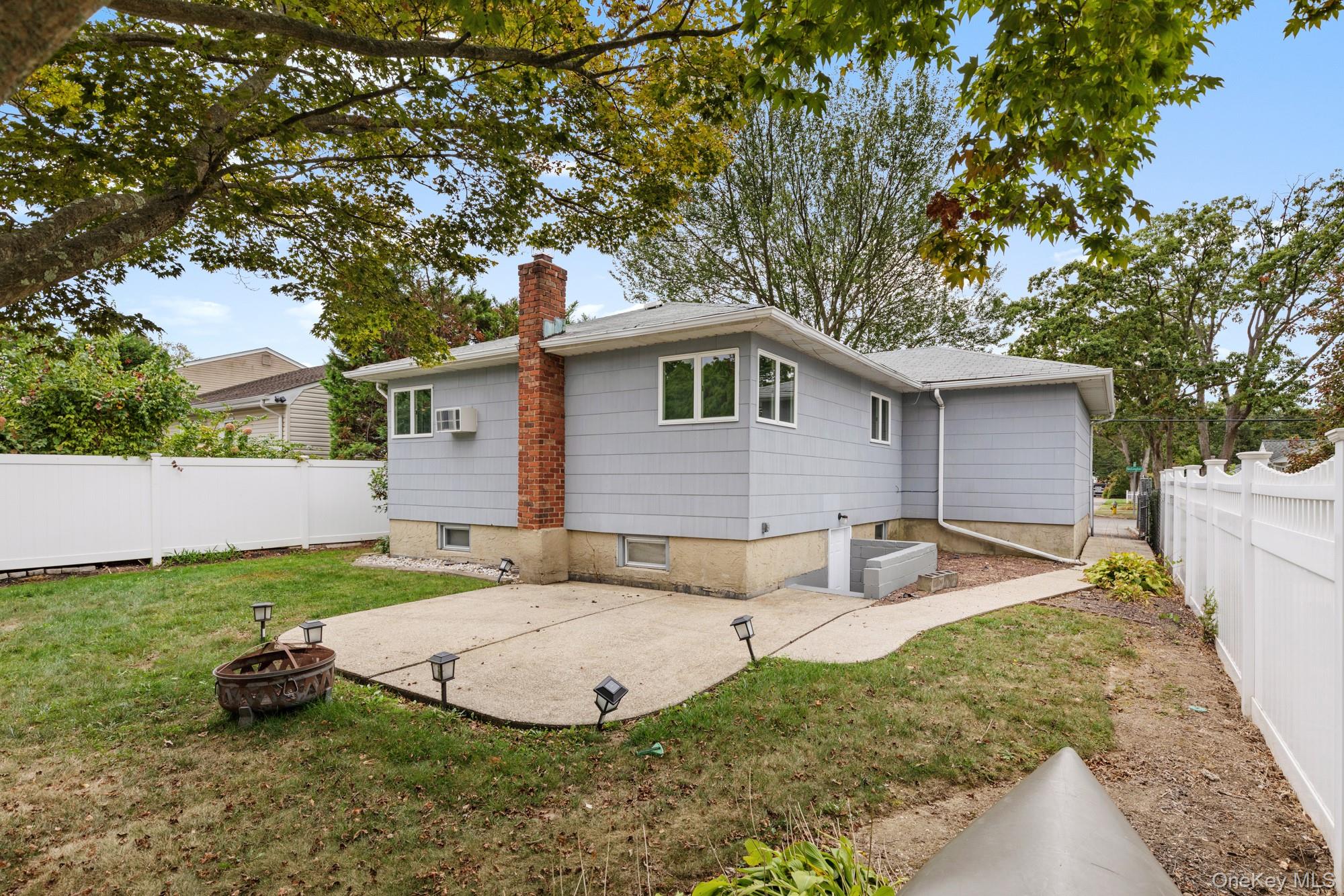 #17 photo, 39 Wellington Avenue, サフォーク郡 Deer Park , NY 11729