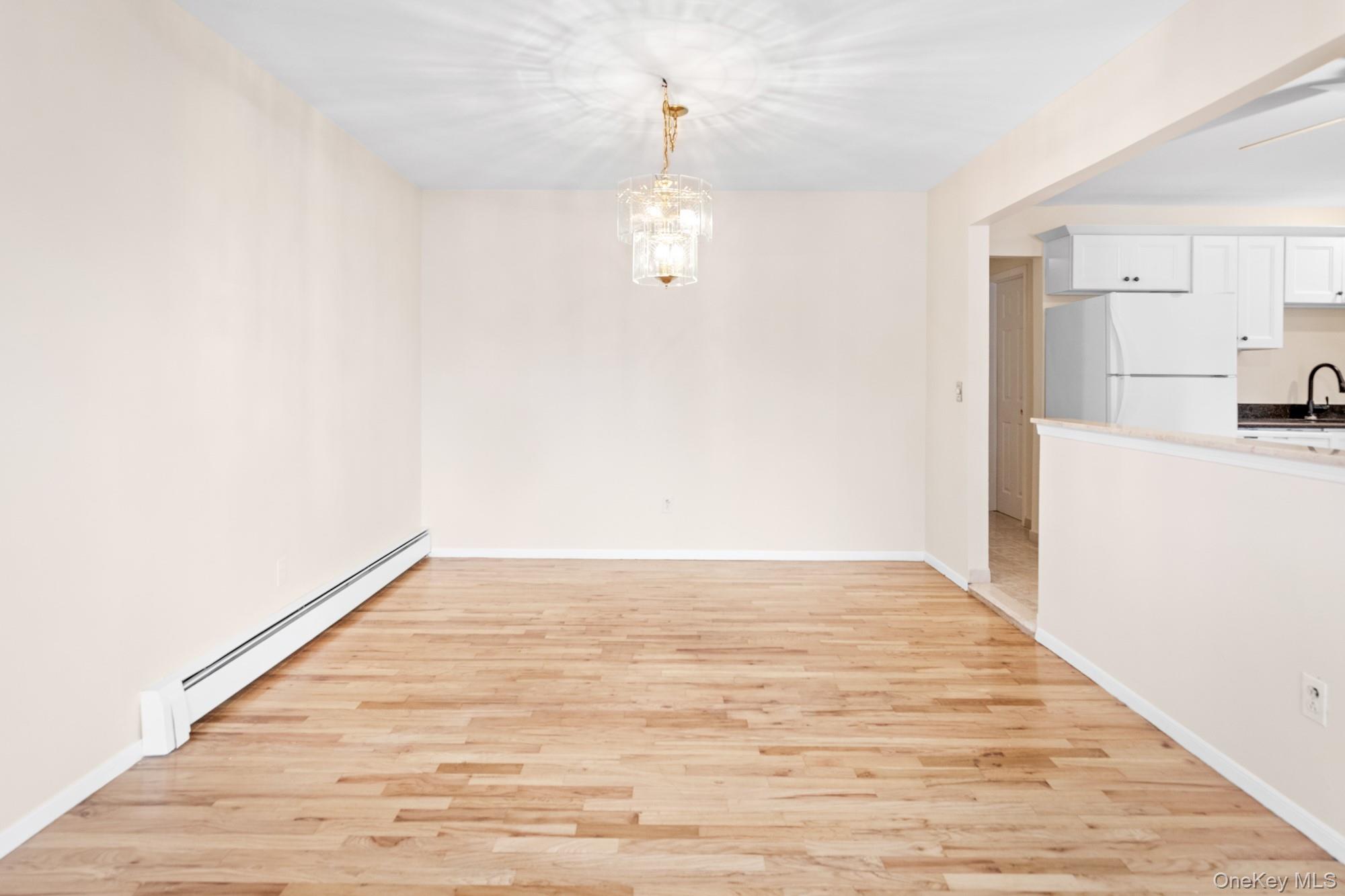 #3 photo, 39 Wellington Avenue, サフォーク郡 Deer Park , NY 11729