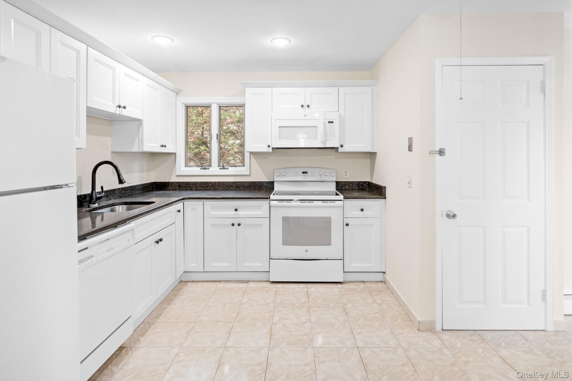 #5 photo, 39 Wellington Avenue, サフォーク郡 Deer Park , NY 11729