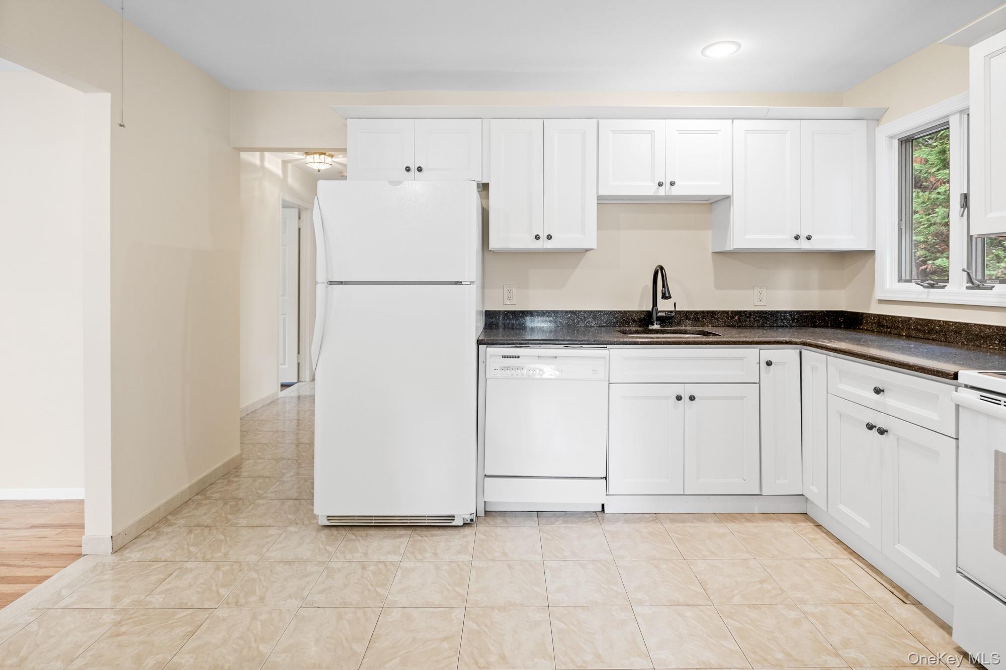 #6 photo, 39 Wellington Avenue, サフォーク郡 Deer Park , NY 11729