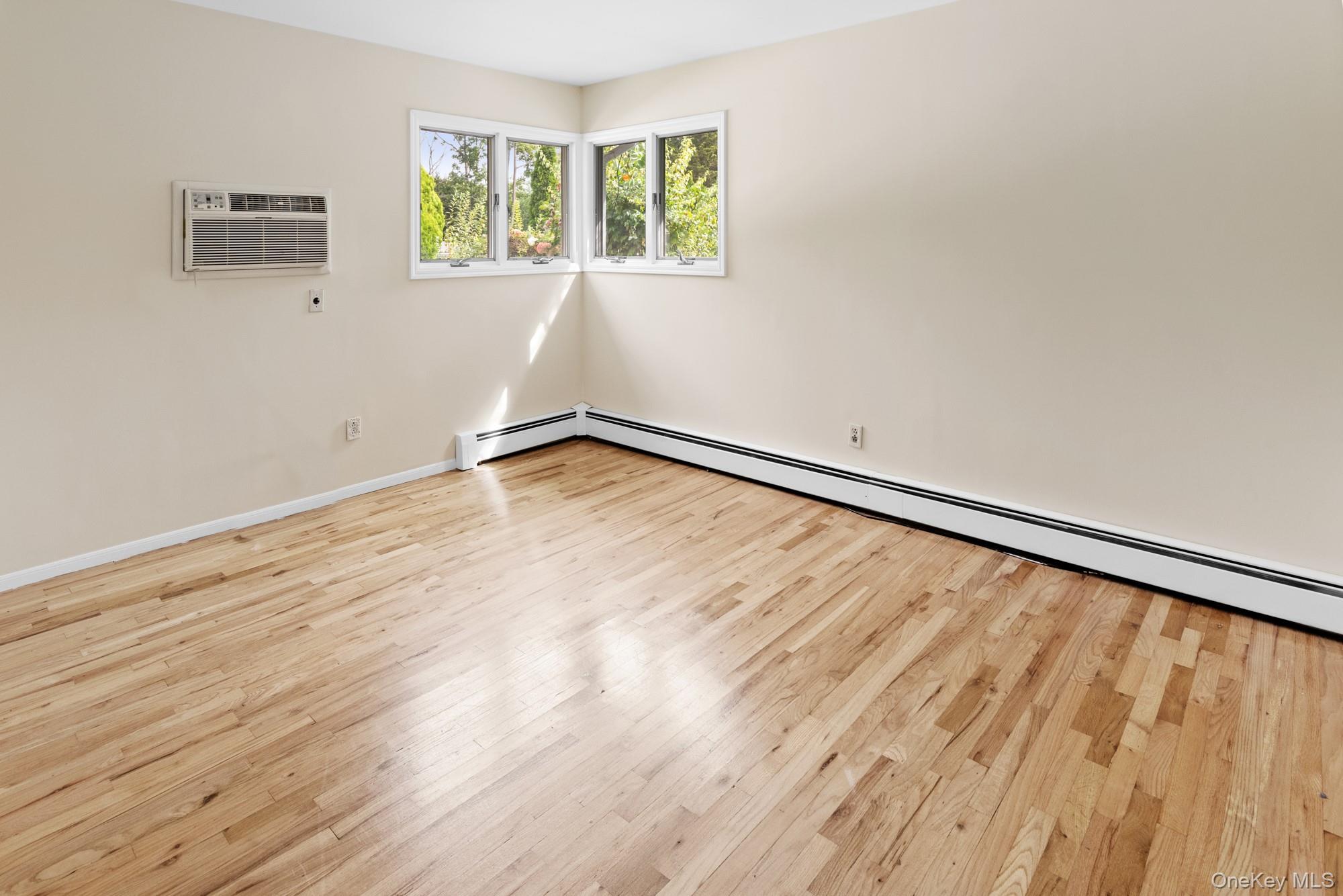 #7 photo, 39 Wellington Avenue, サフォーク郡 Deer Park , NY 11729