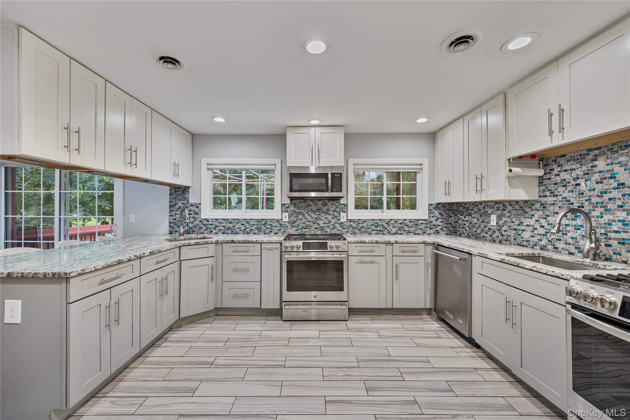 #17 photo, 15 Fairway Oval, Spring Valley , NY 10977