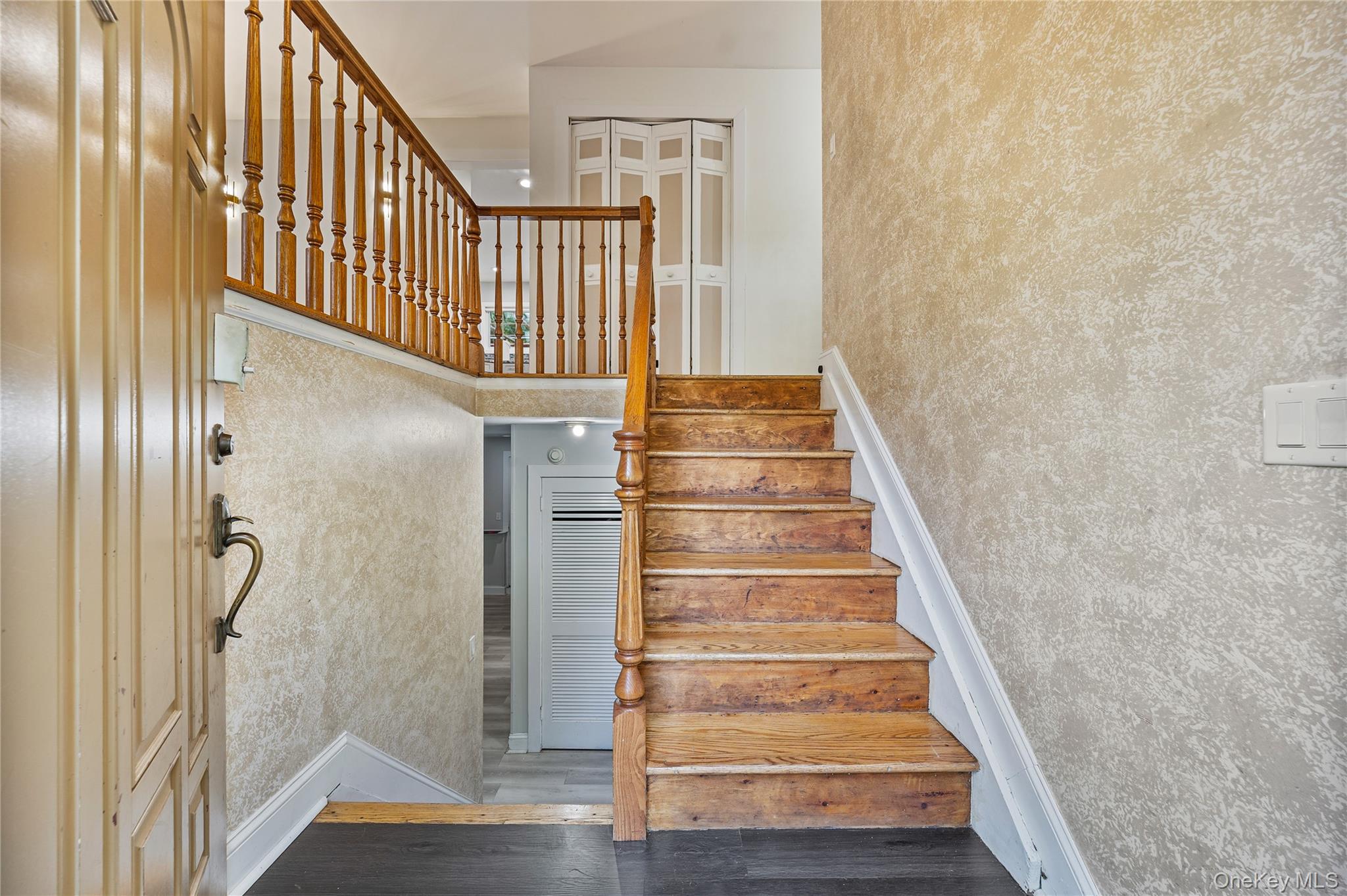 #8 photo, 15 Fairway Oval, Spring Valley , NY 10977