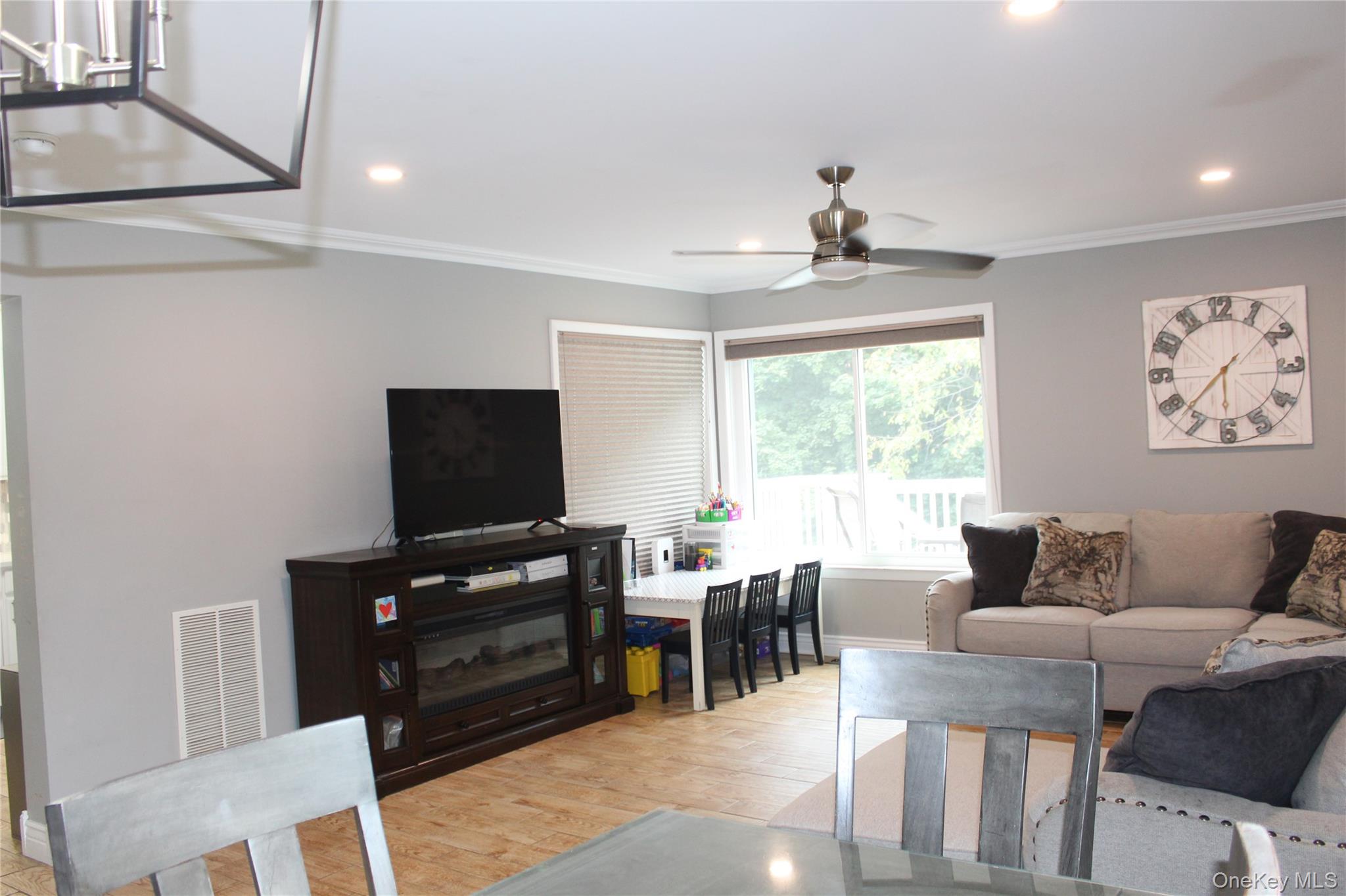 #11 photo, 16 Highview Road, Hopewell Junction , NY 12533