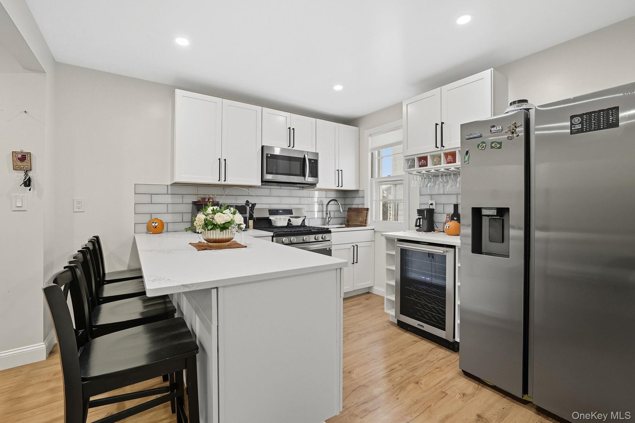 #4 photo, 261 Edwards Place, Yonkers , NY 10703