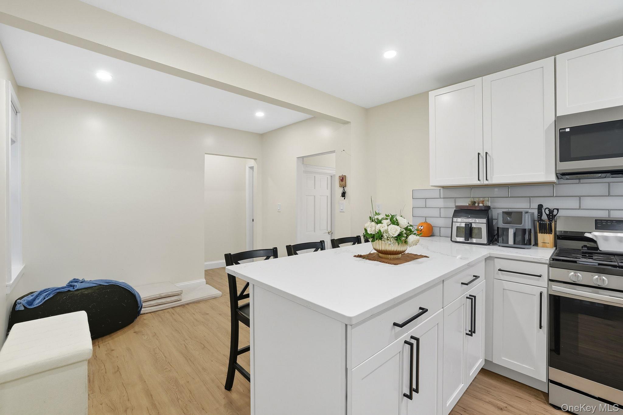 #7 photo, 261 Edwards Place, Yonkers , NY 10703