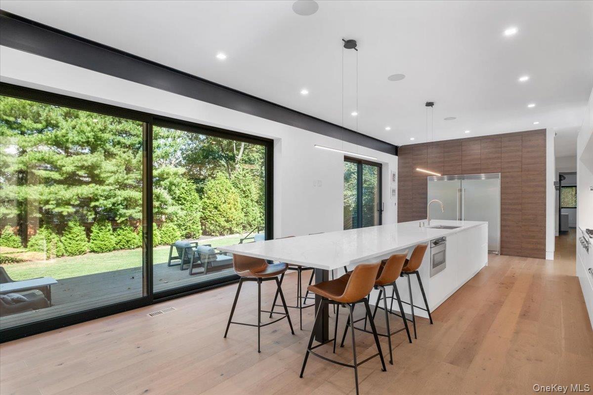 #12 photo, 800 Rushmore Avenue, Mamaroneck , NY 10543