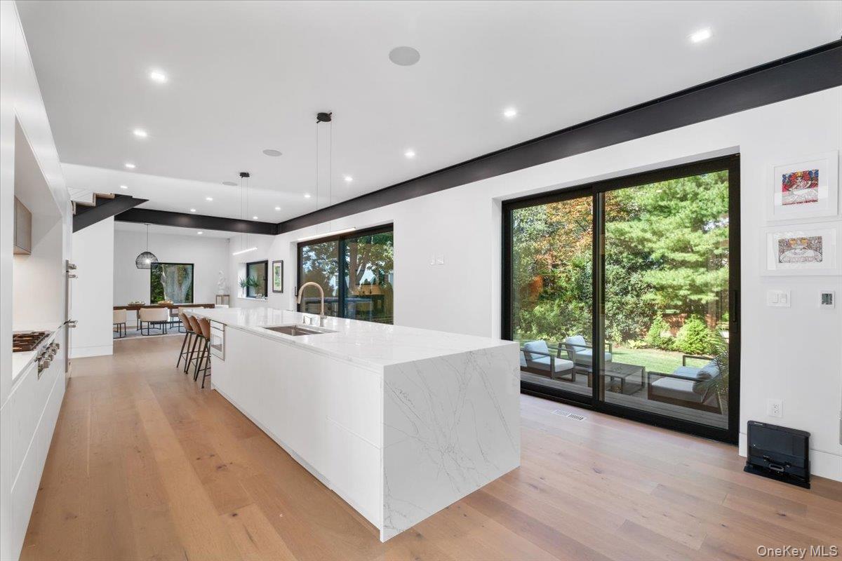 #13 photo, 800 Rushmore Avenue, Mamaroneck , NY 10543