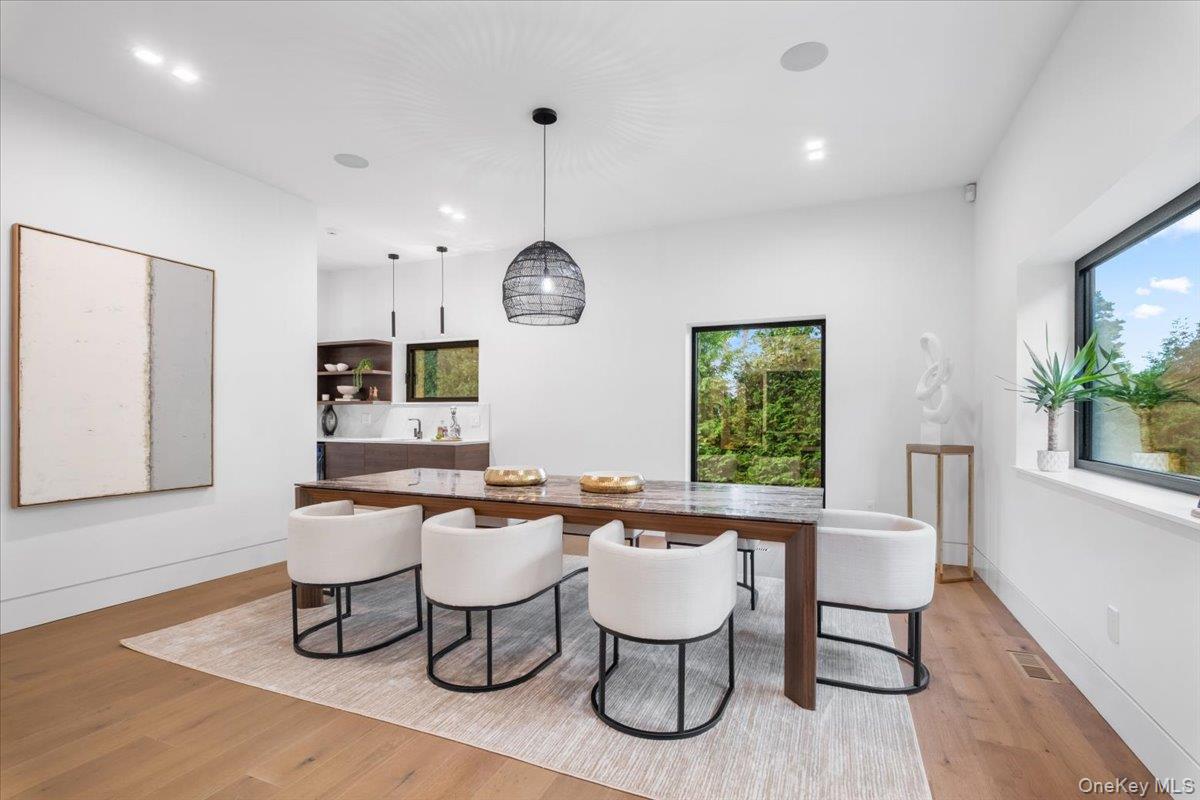 #17 photo, 800 Rushmore Avenue, Mamaroneck , NY 10543