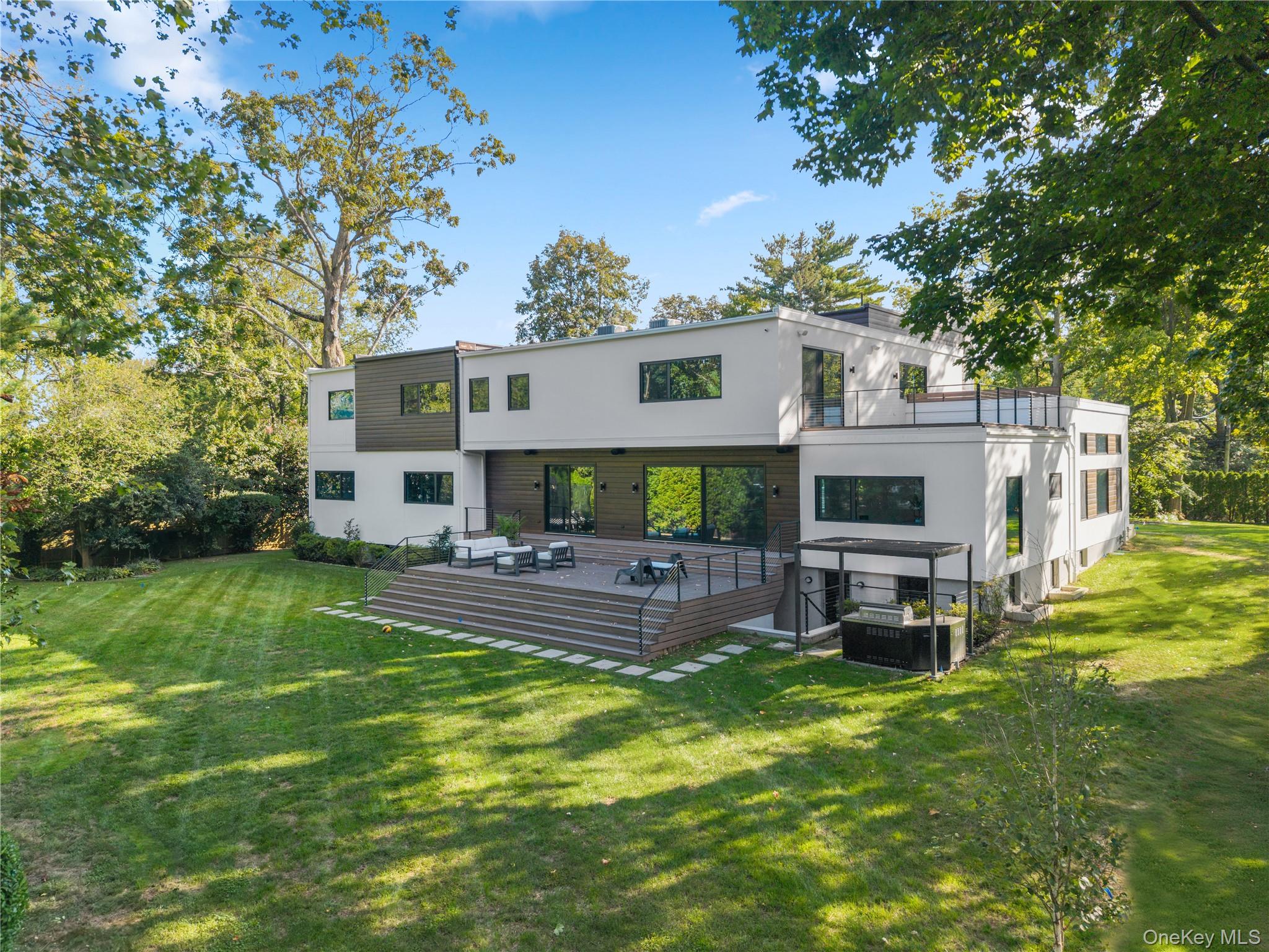 #2 photo, 800 Rushmore Avenue, Mamaroneck , NY 10543