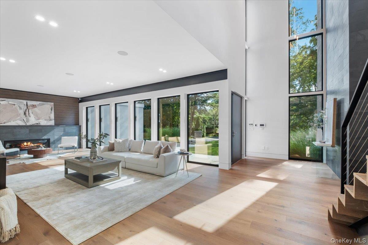 #4 photo, 800 Rushmore Avenue, Mamaroneck , NY 10543