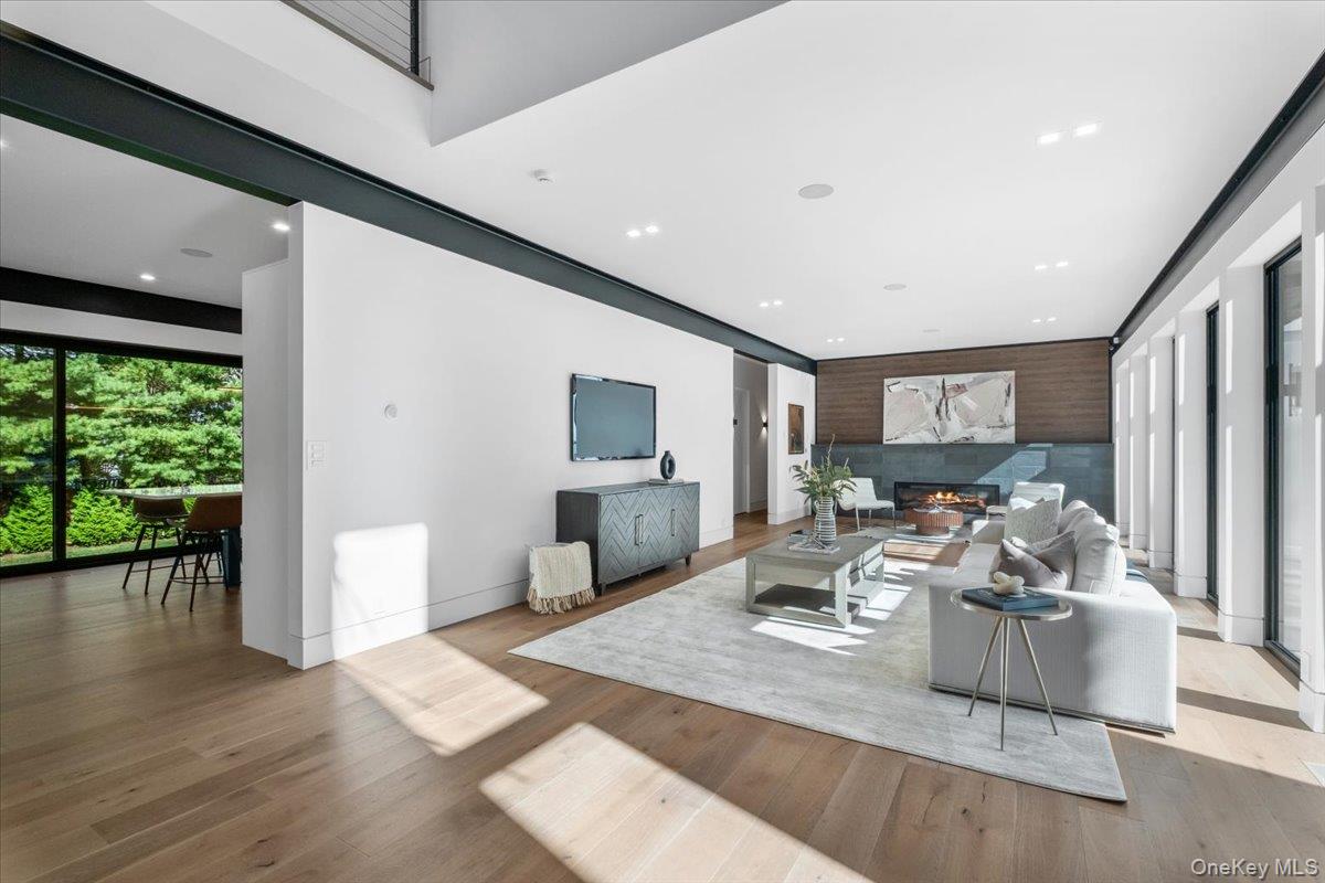 #9 photo, 800 Rushmore Avenue, Mamaroneck , NY 10543