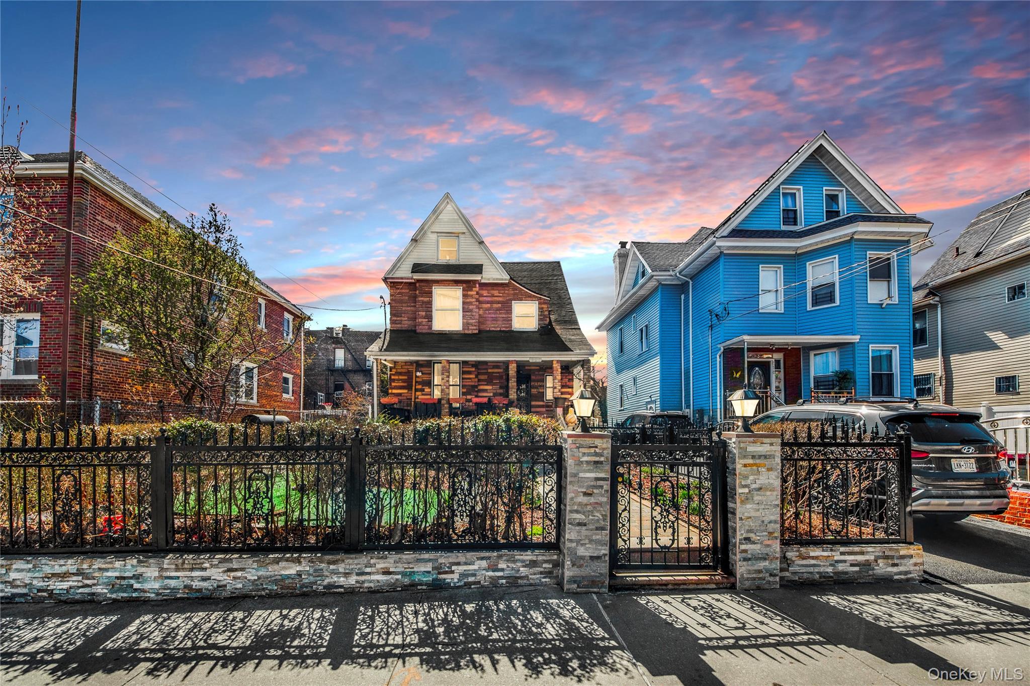 #1 photo, 820 S Oak Drive, Bronx , NY 10467