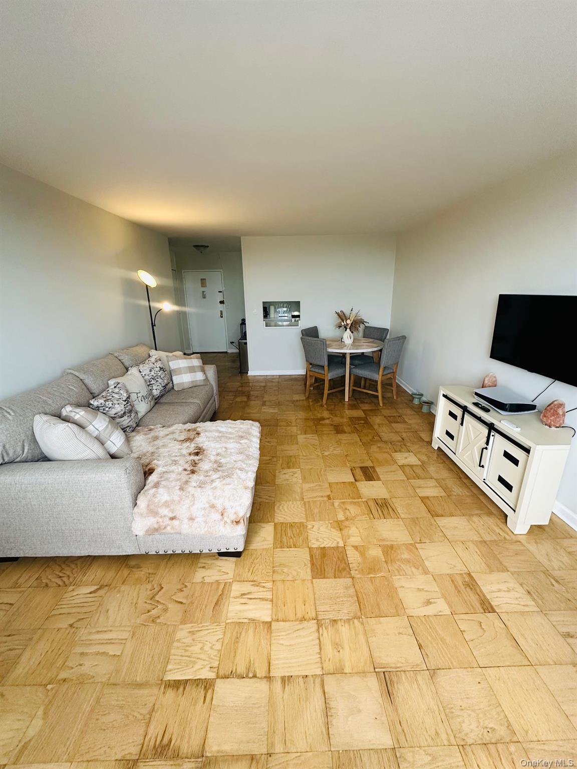 #10 photo, 3121 Middletown Road, Bronx , NY 10461