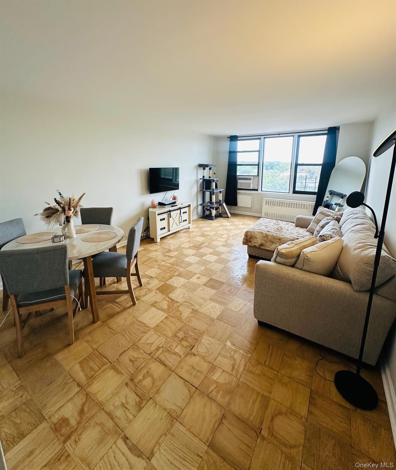 #11 photo, 3121 Middletown Road, Bronx , NY 10461