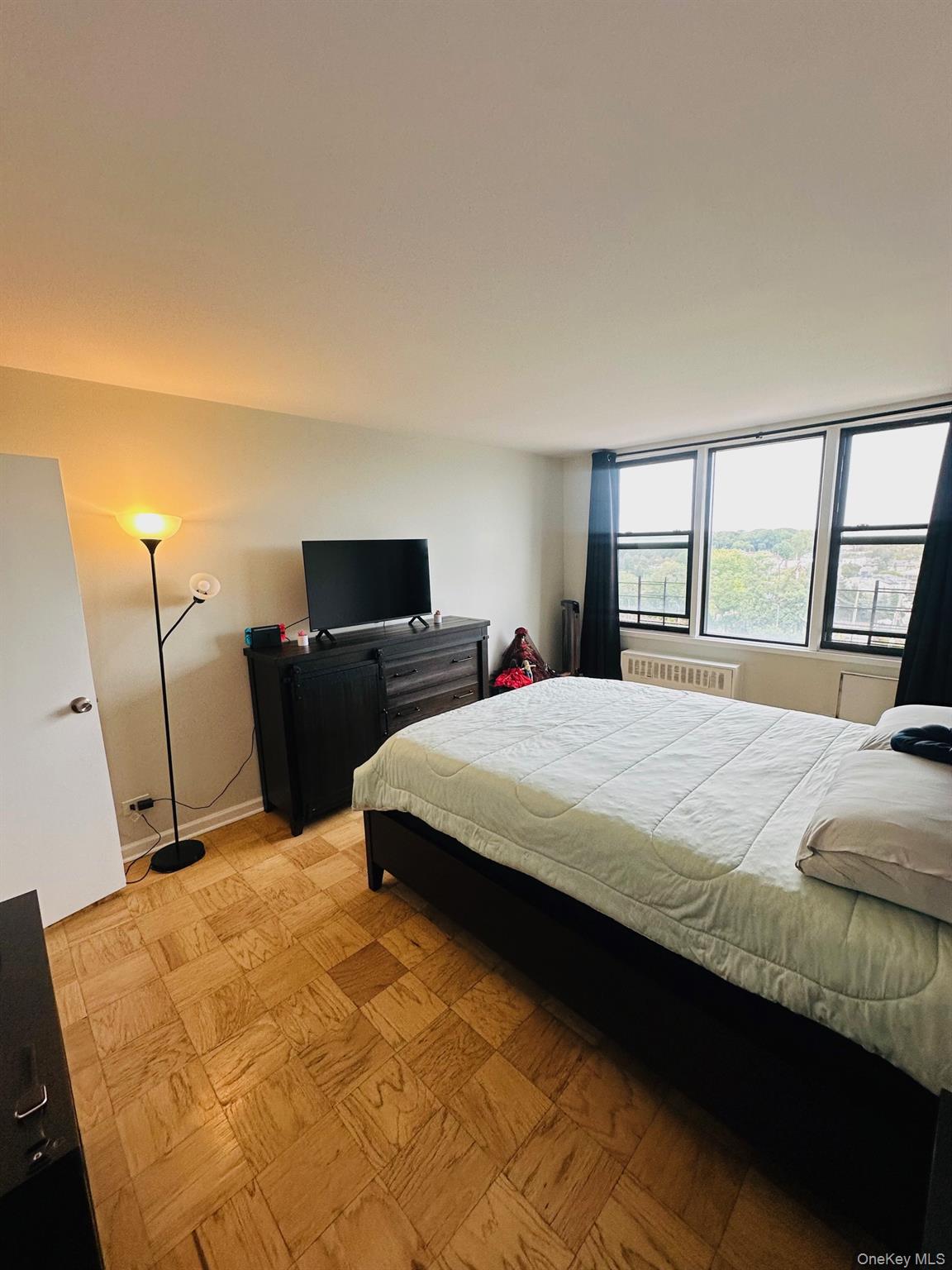 #18 photo, 3121 Middletown Road, Bronx , NY 10461