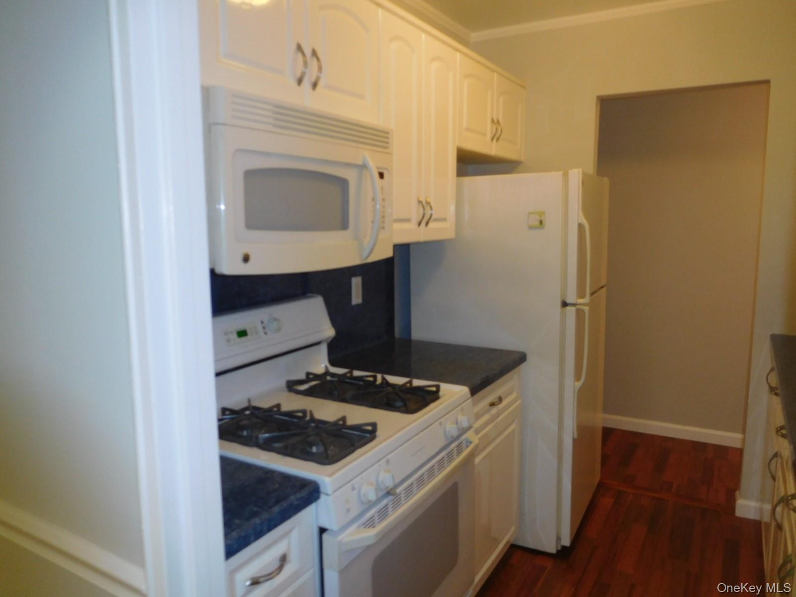 #10 photo, 3 Consulate Drive, Tuckahoe , NY 10707