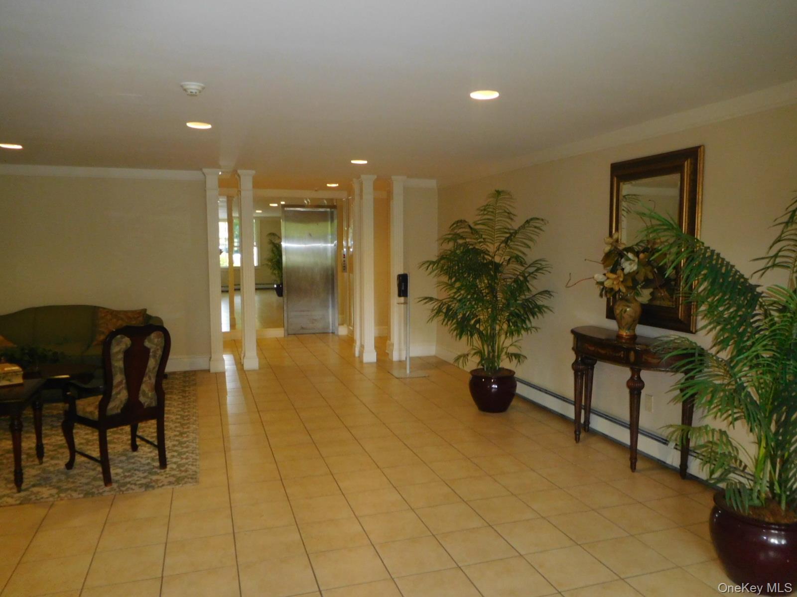 #4 photo, 3 Consulate Drive, Tuckahoe , NY 10707