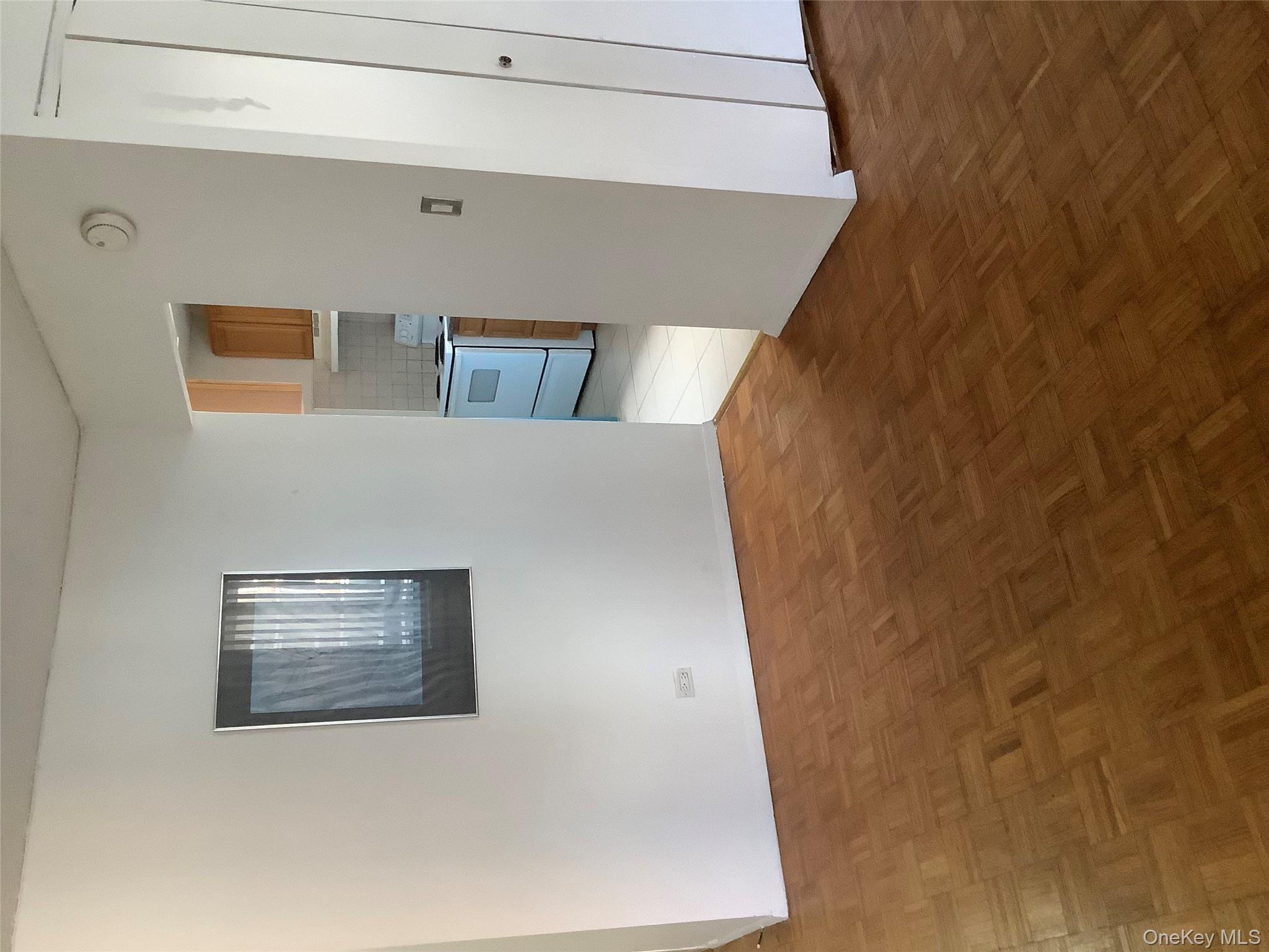 #3 photo, 138-35 ELDER AVE, クイーンズ区 Queens Village , NY 11355