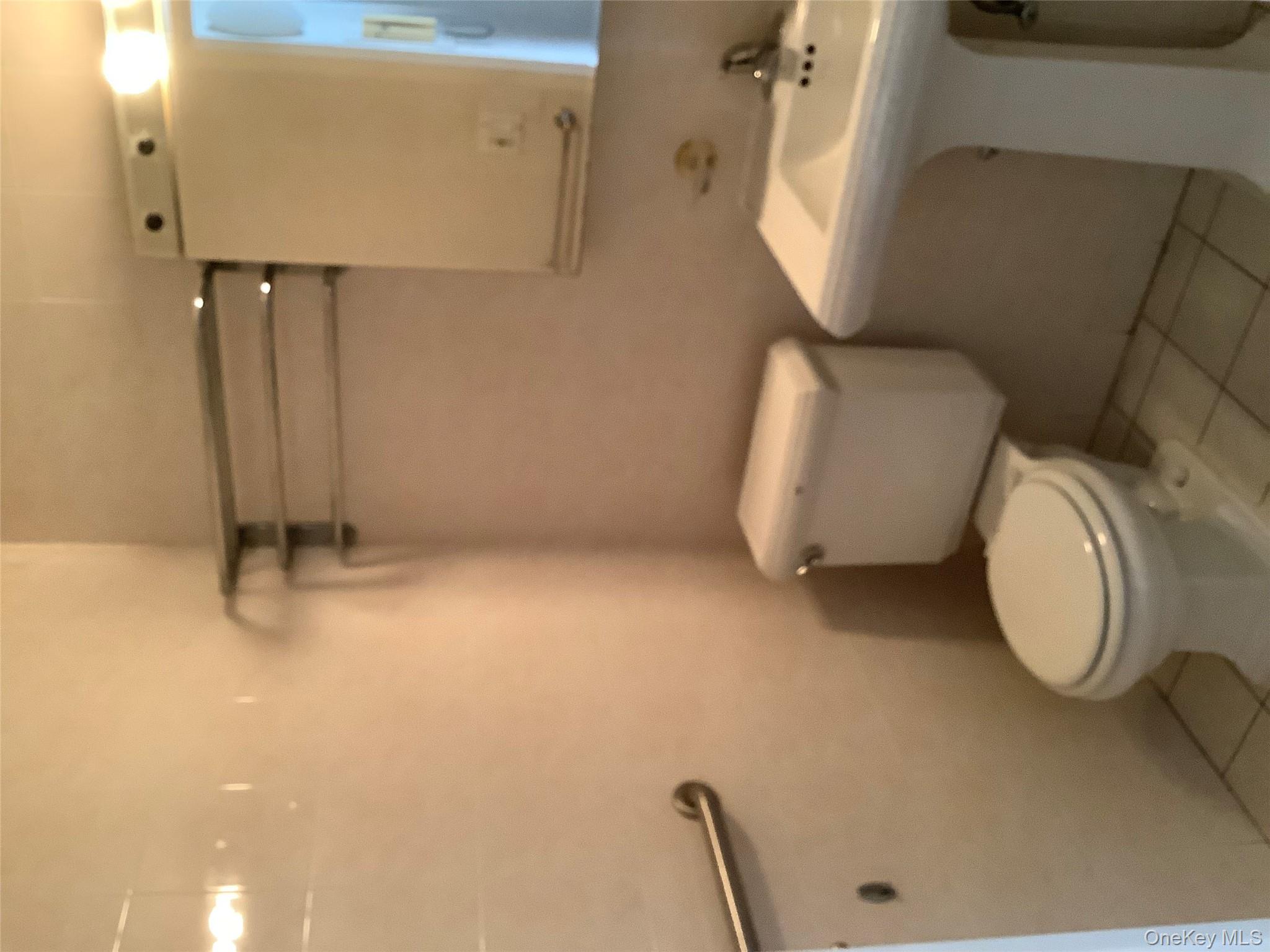 #7 photo, 138-35 ELDER AVE, クイーンズ区 Queens Village , NY 11355