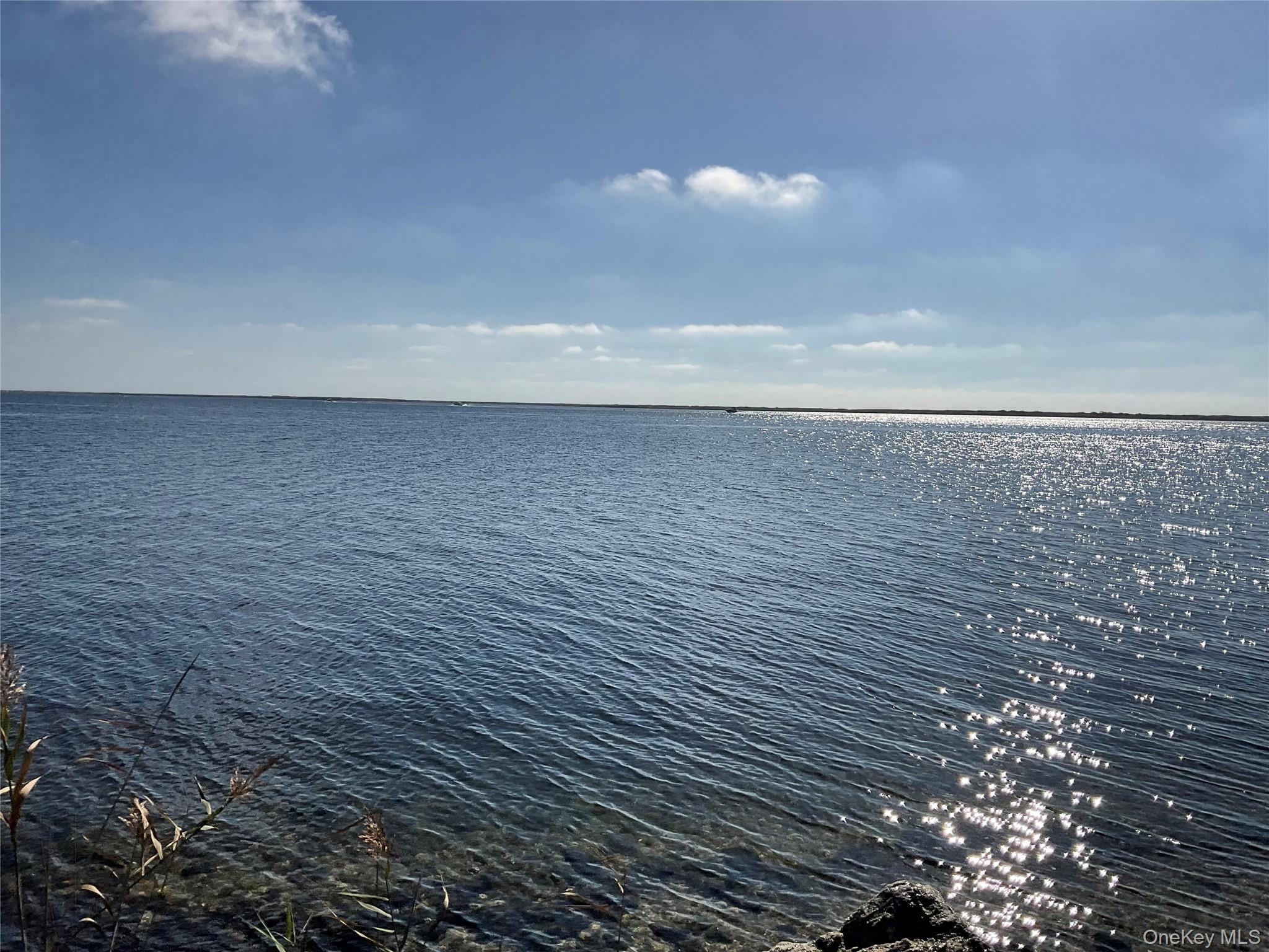 #10 photo, 84 Beaver Drive, सफ़ोक काउंटी Mastic Beach , NY 11951