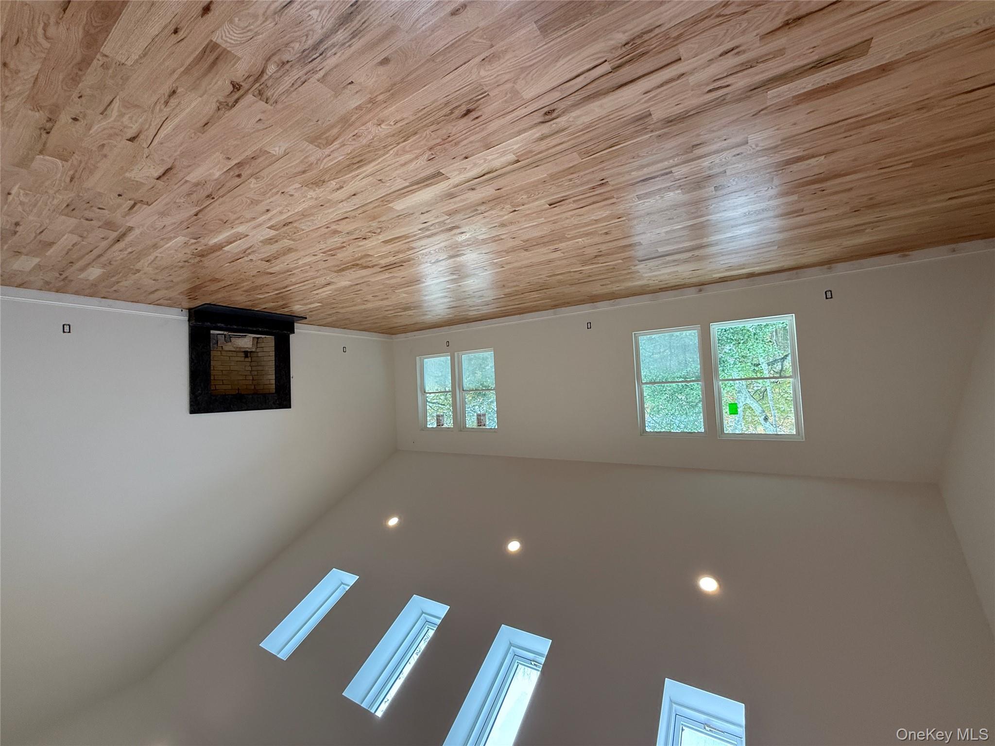 #14 photo, 84 Beaver Drive, सफ़ोक काउंटी Mastic Beach , NY 11951