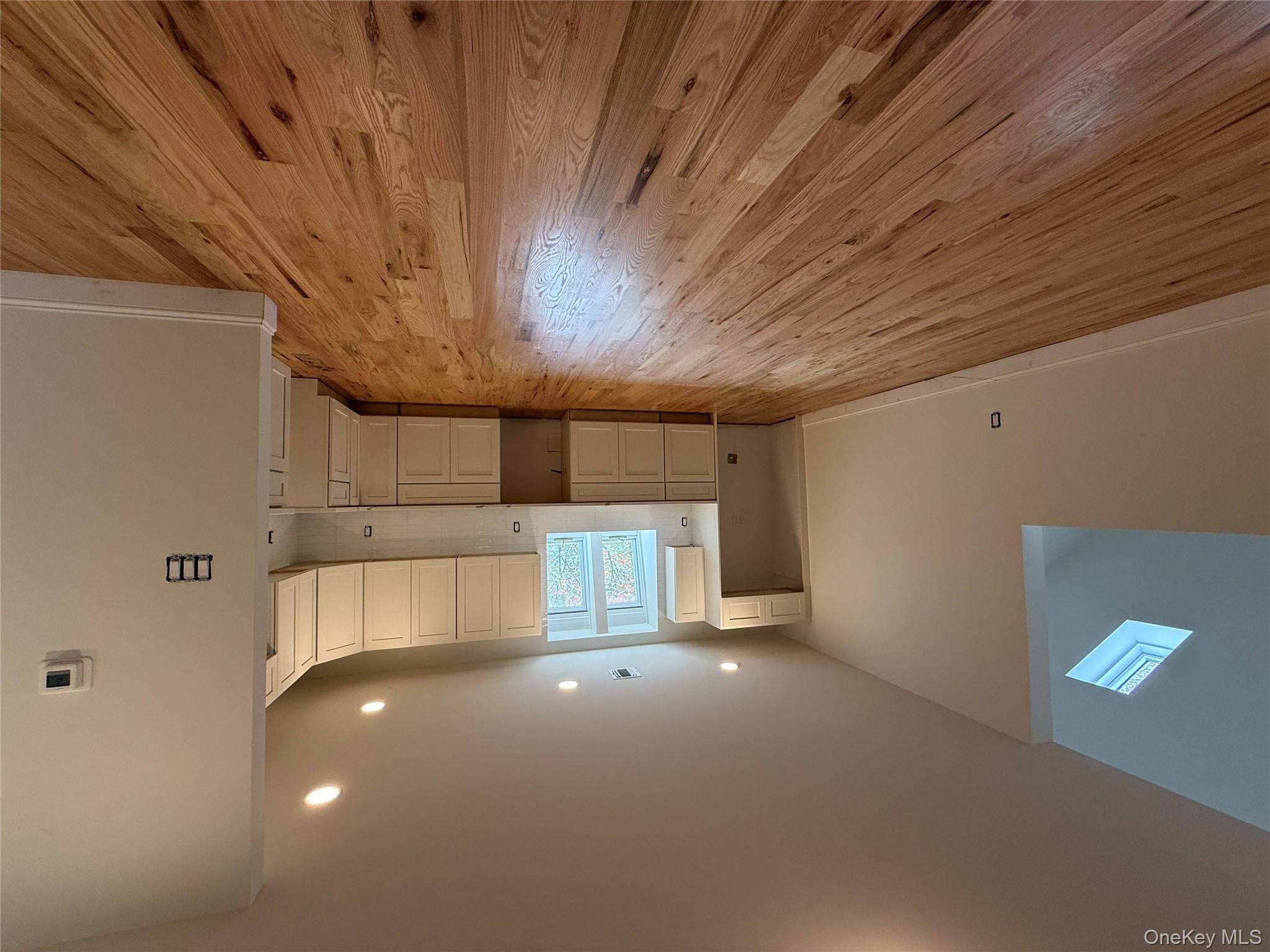 #18 photo, 84 Beaver Drive, सफ़ोक काउंटी Mastic Beach , NY 11951