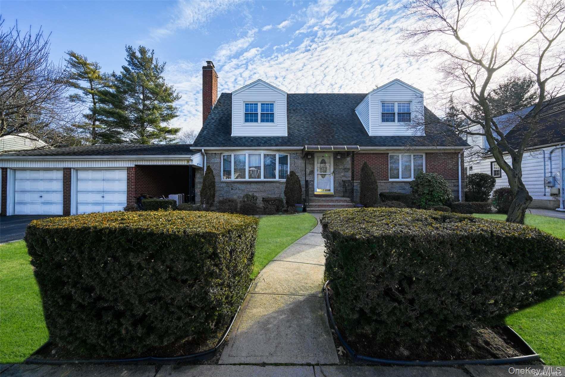 #1 photo, 57 Hemlock Street, नासाउ काउंटी Floral Park , NY 11001