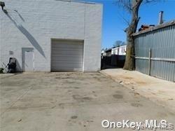 #1 photo, 69 Horseblock Road, サフォーク郡 Centereach , NY 11720