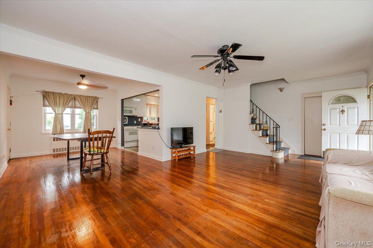 #4 photo, 10 Linden Street, Malverne , NY 11565