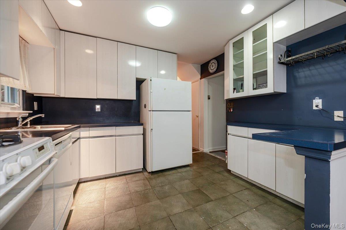 #7 photo, 10 Linden Street, Malverne , NY 11565