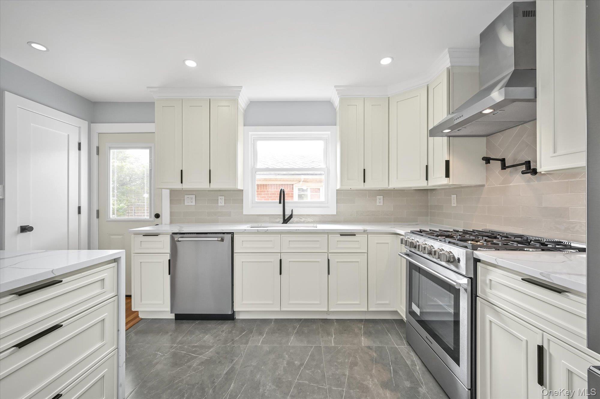 #2 photo, 73-30 244th Street, クイーンズ区 Little Neck , NY 11362