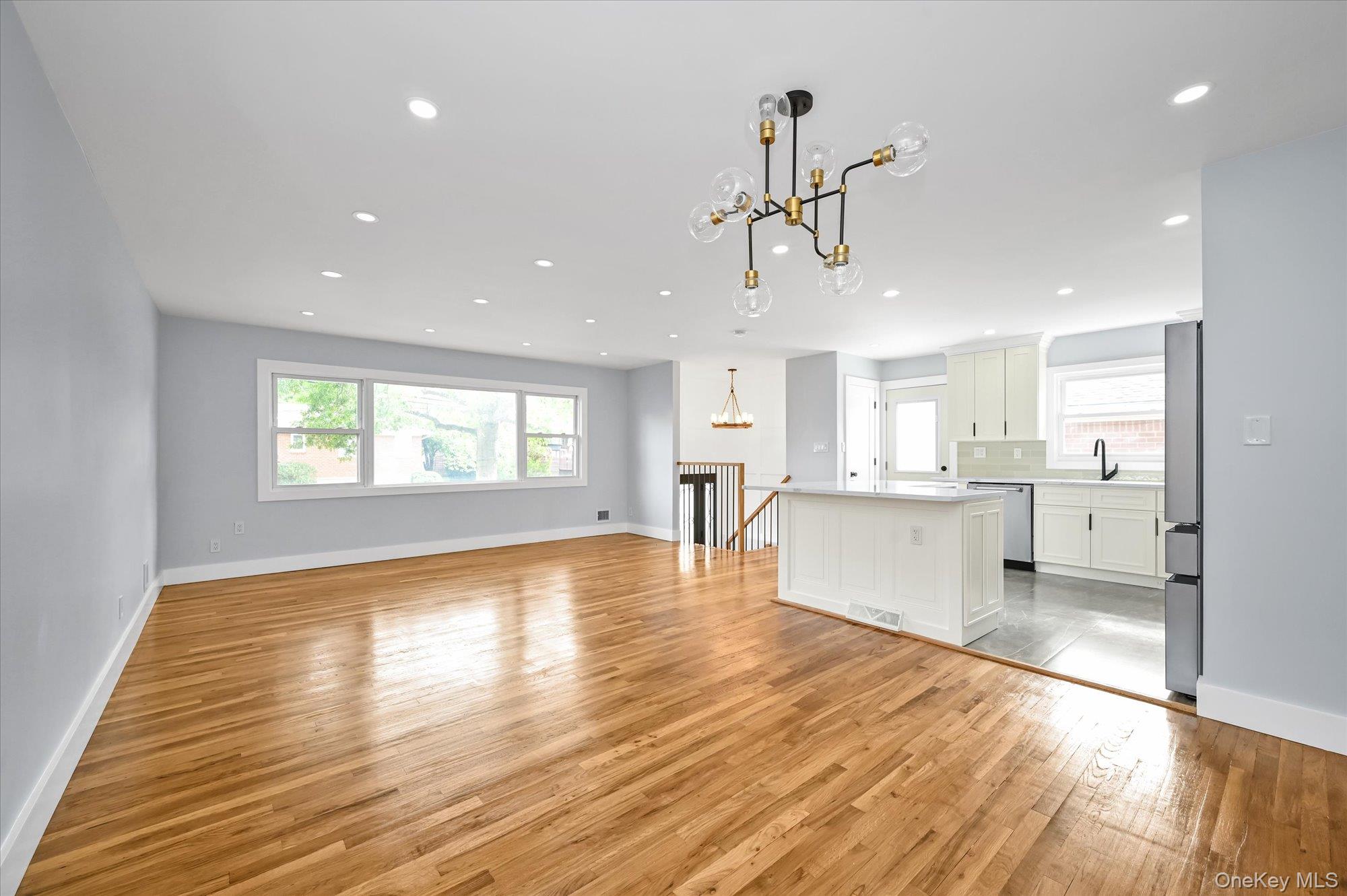 #7 photo, 73-30 244th Street, クイーンズ区 Little Neck , NY 11362