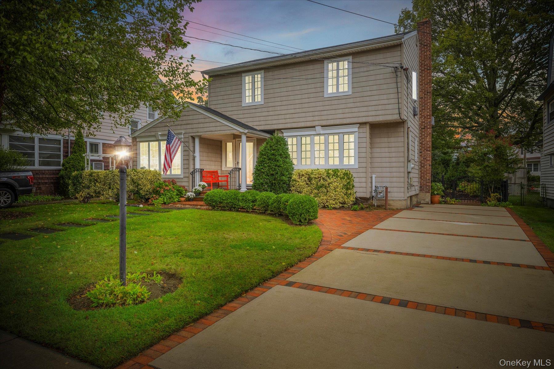 #1 photo, 474 Windsor Place, नासाउ काउंटी Oceanside , NY 11572