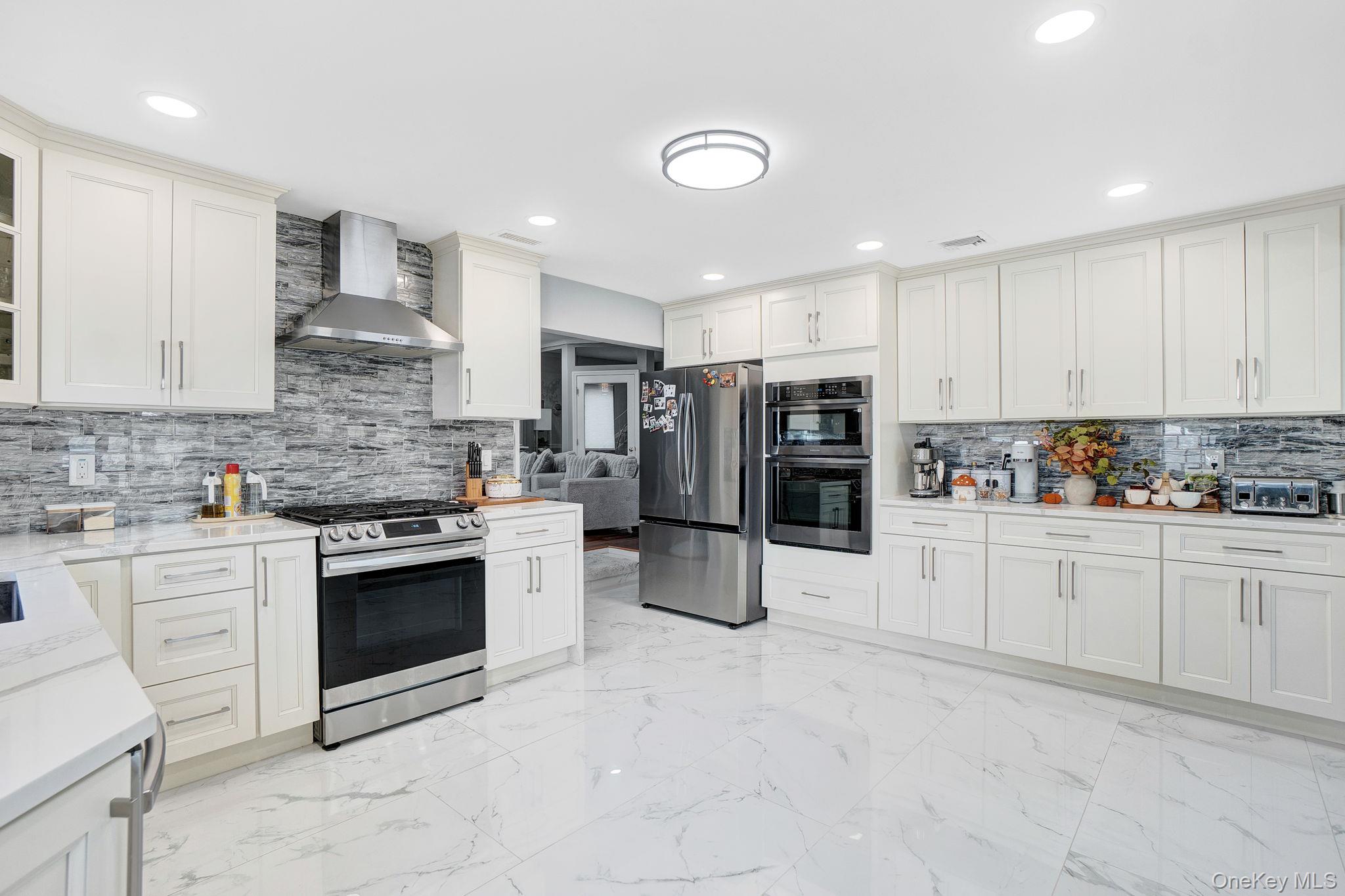 #14 photo, 9 Pine Lane, Valley Stream , NY 11581