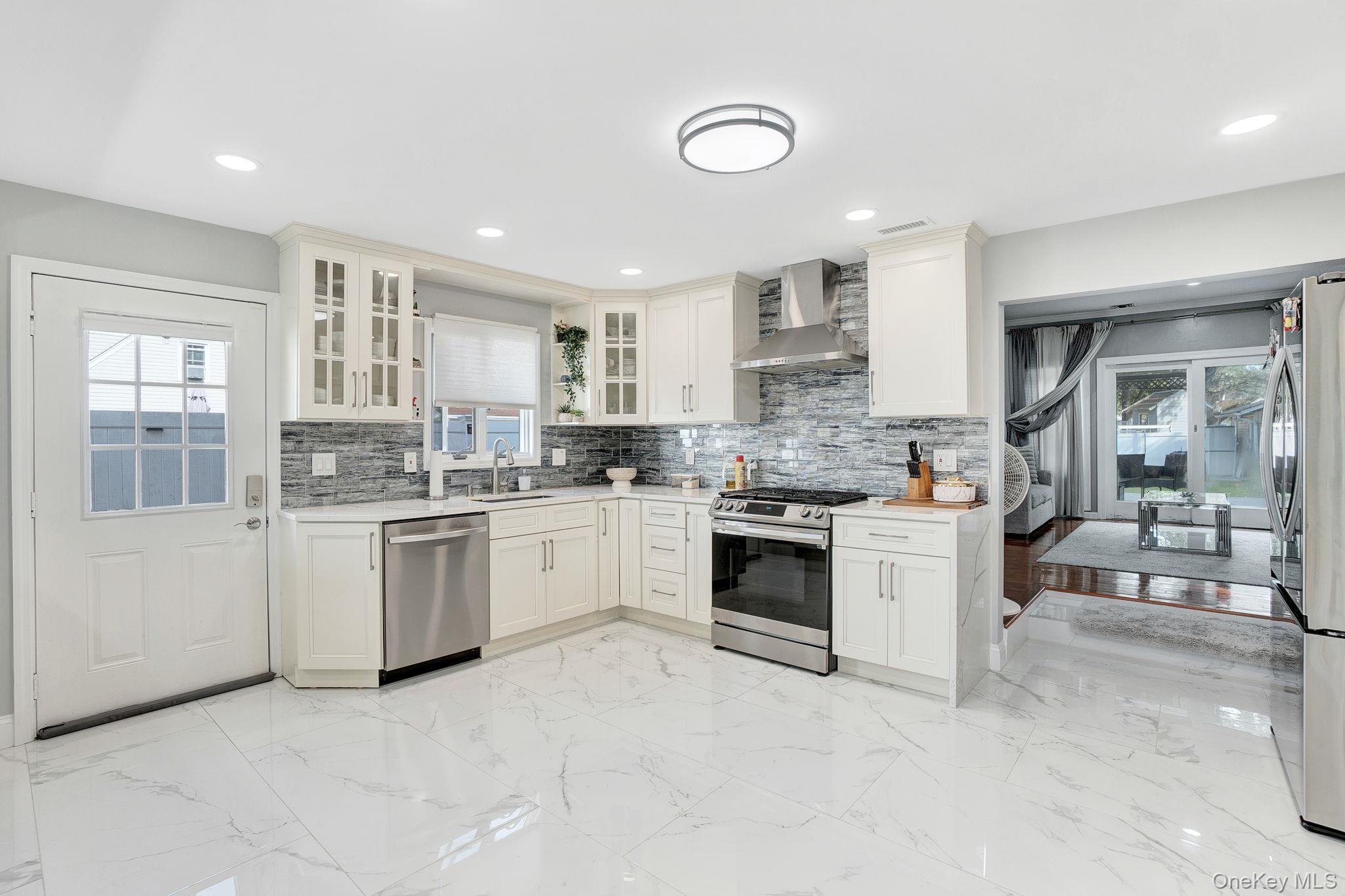 #15 photo, 9 Pine Lane, Valley Stream , NY 11581