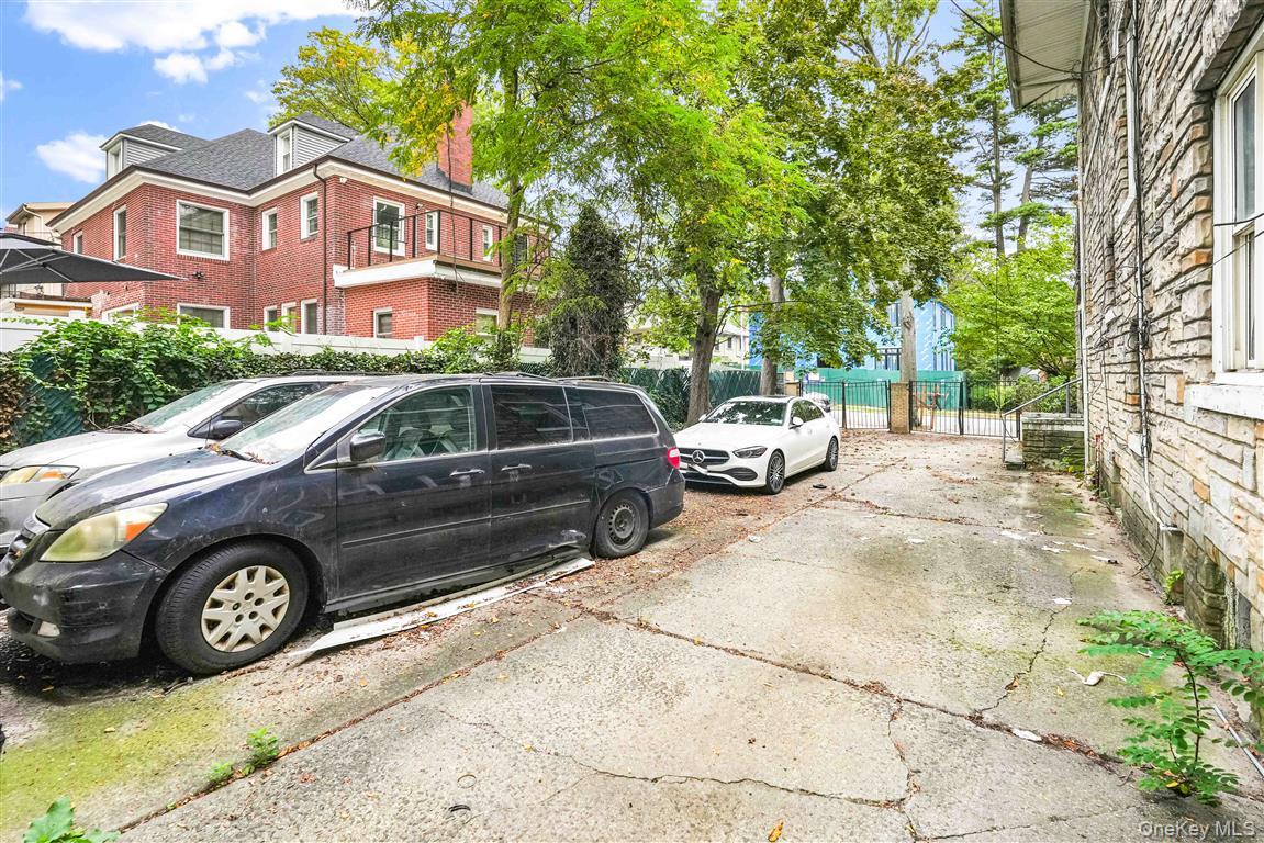 #8 photo, 81-26 Austin Street, クイーンズ区 Kew Gardens , NY 