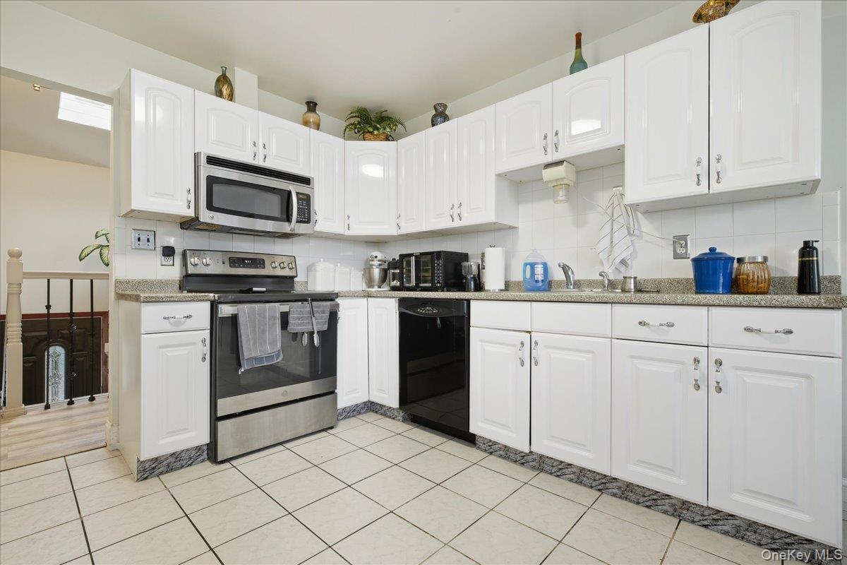 #8 photo, 302 W John Street, Hicksville , NY 11801