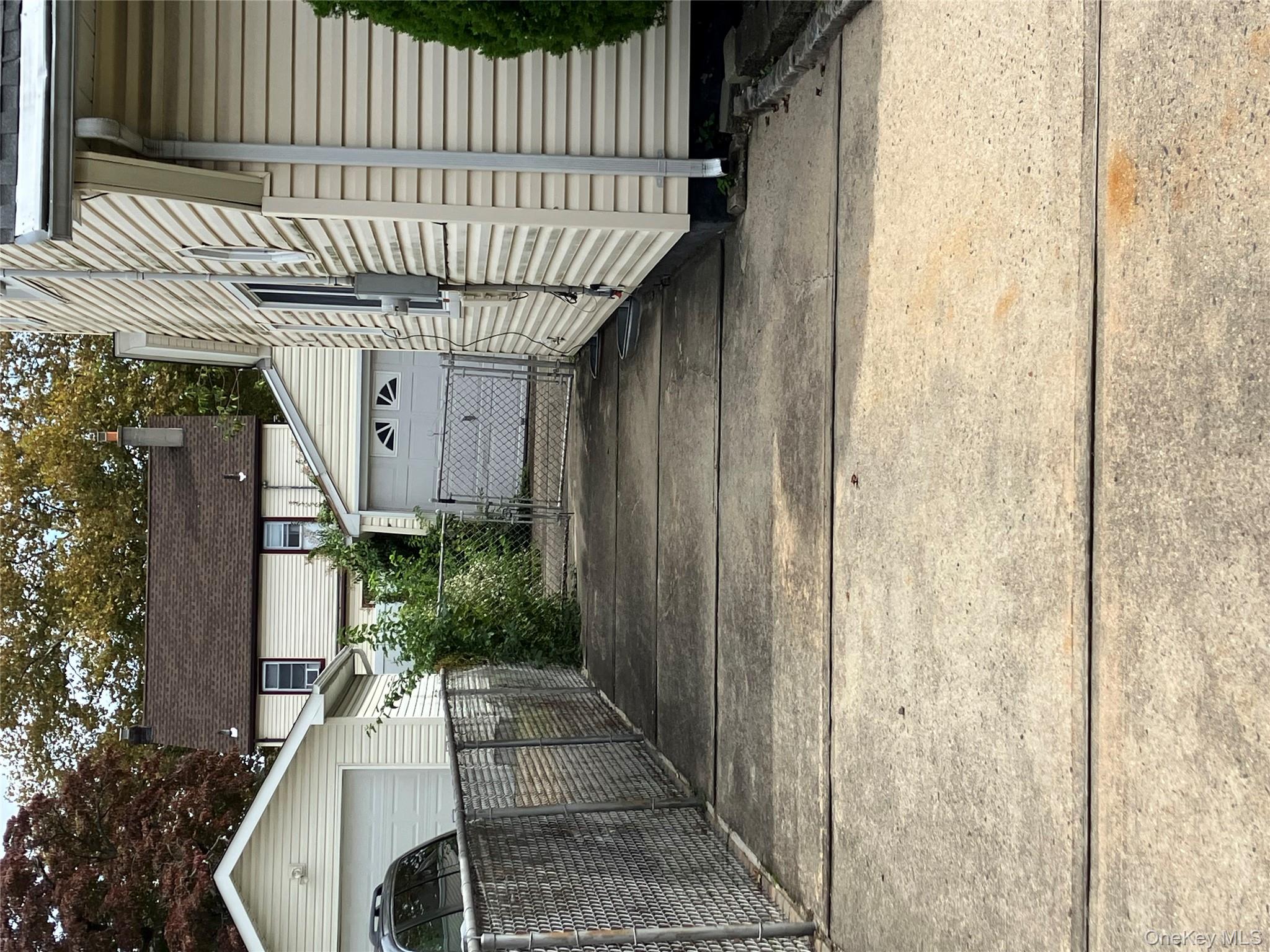 #2 photo, 121 Campbell Avenue, Williston Park , NY 11596