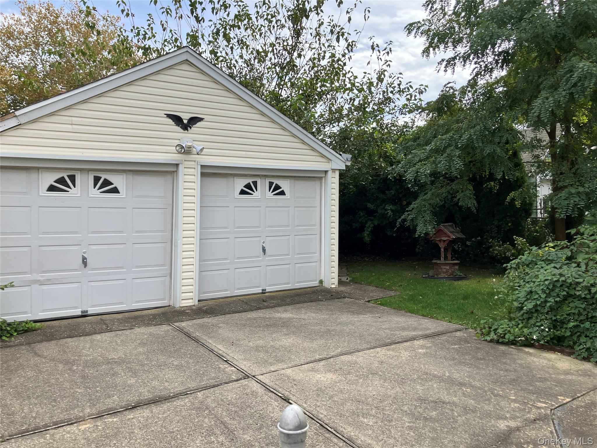 #5 photo, 121 Campbell Avenue, Williston Park , NY 11596