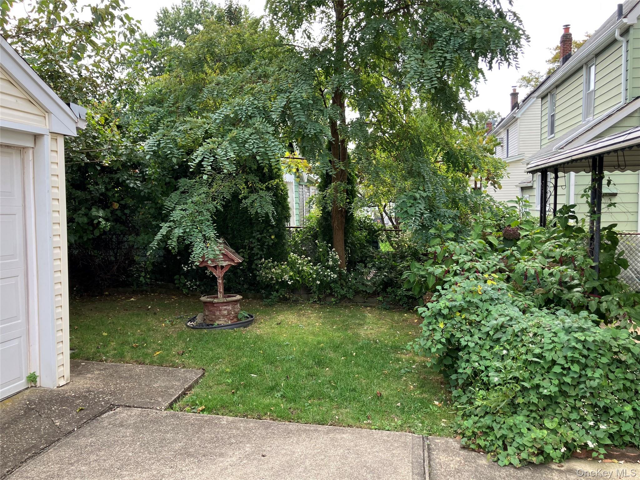 #7 photo, 121 Campbell Avenue, Williston Park , NY 11596