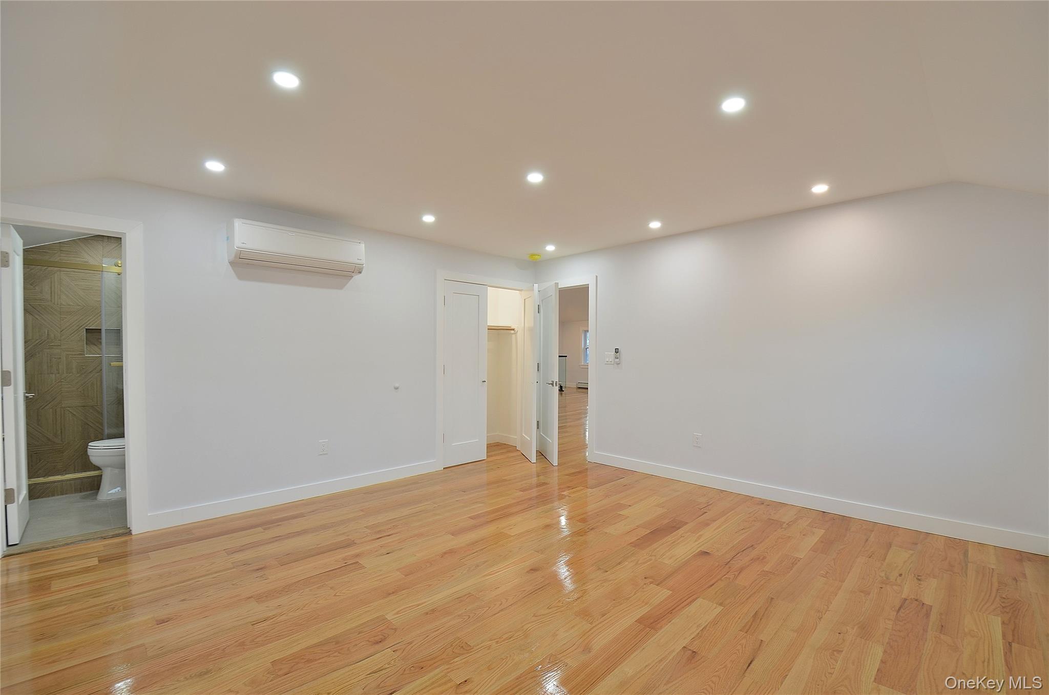 #13 photo, 21942 112th Road, Queens Village , NY 11429