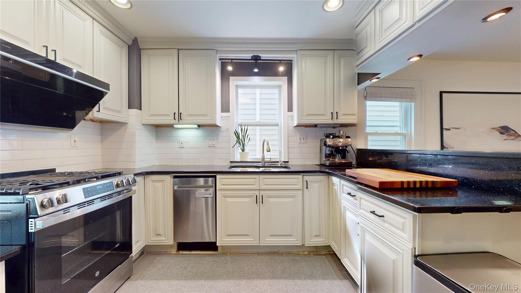 #16 photo, 6897 Alderton Street, Rego Park , NY 11374