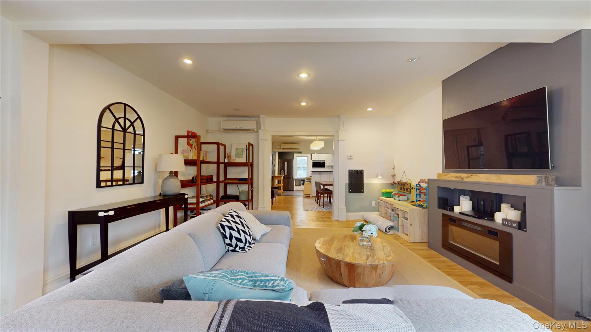 #3 photo, 6897 Alderton Street, Rego Park , NY 11374