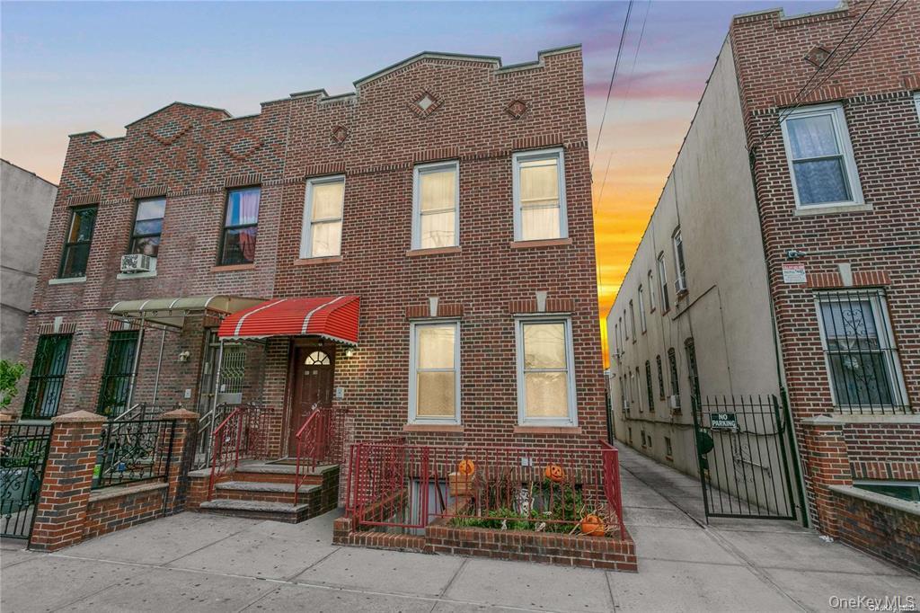 #1 photo, 97-28 41st Avenue, クイーンズ区 Corona , NY 11368