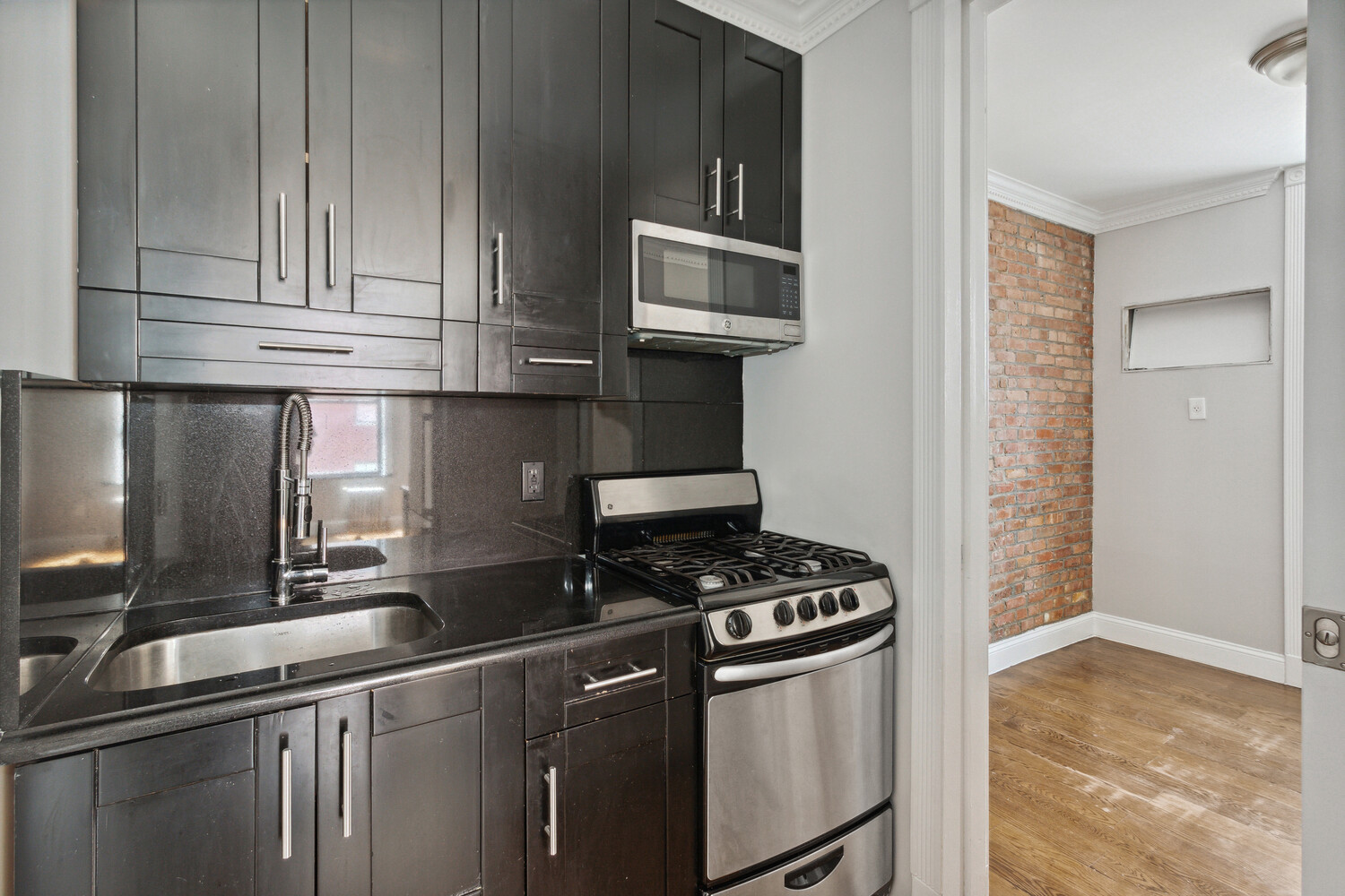 #3 photo, 459 W 50TH Street, マンハッタン Hells Kitchen , NY 10019